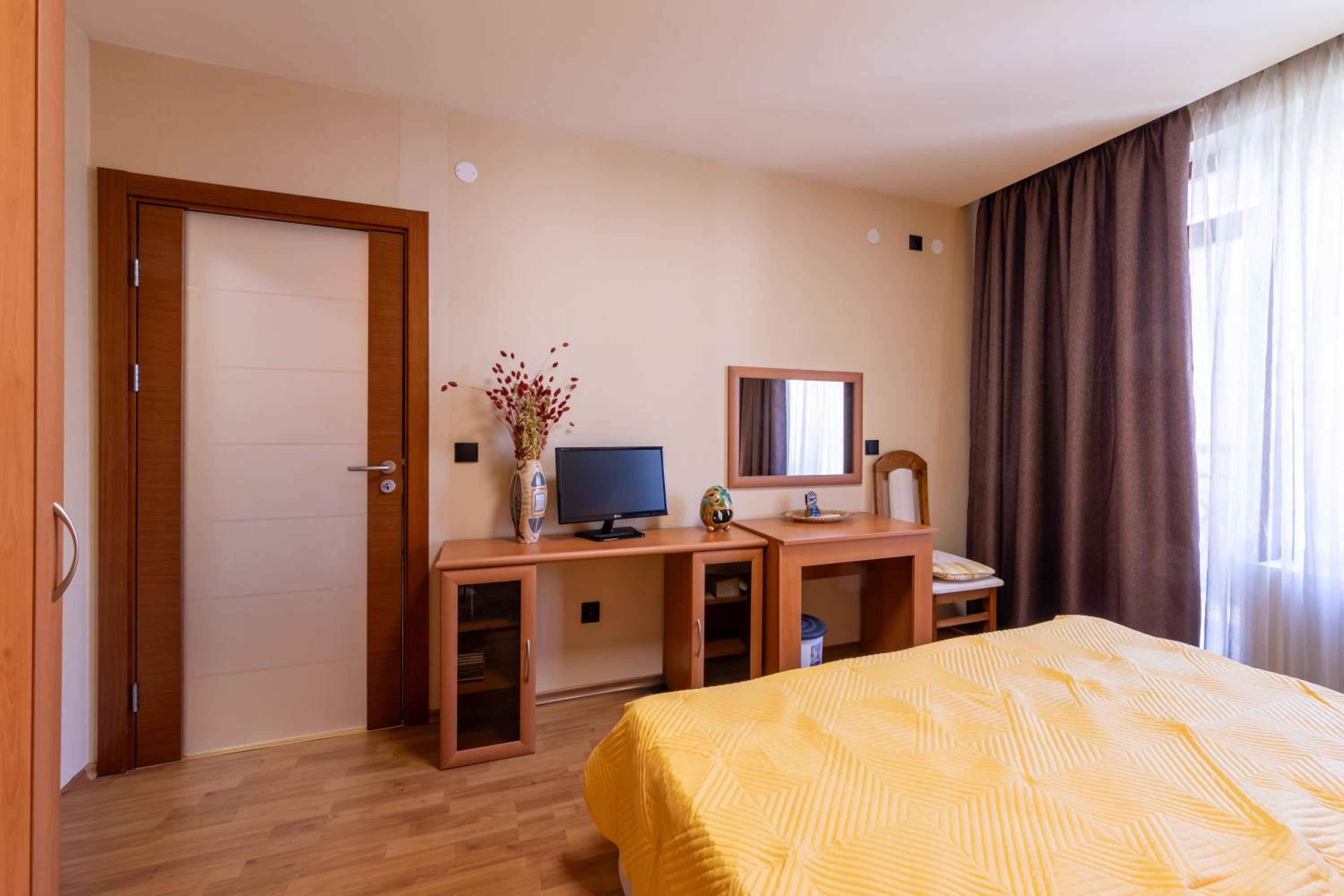 Golden Sands 1BD Summer Retreat by Flat Mаnаger