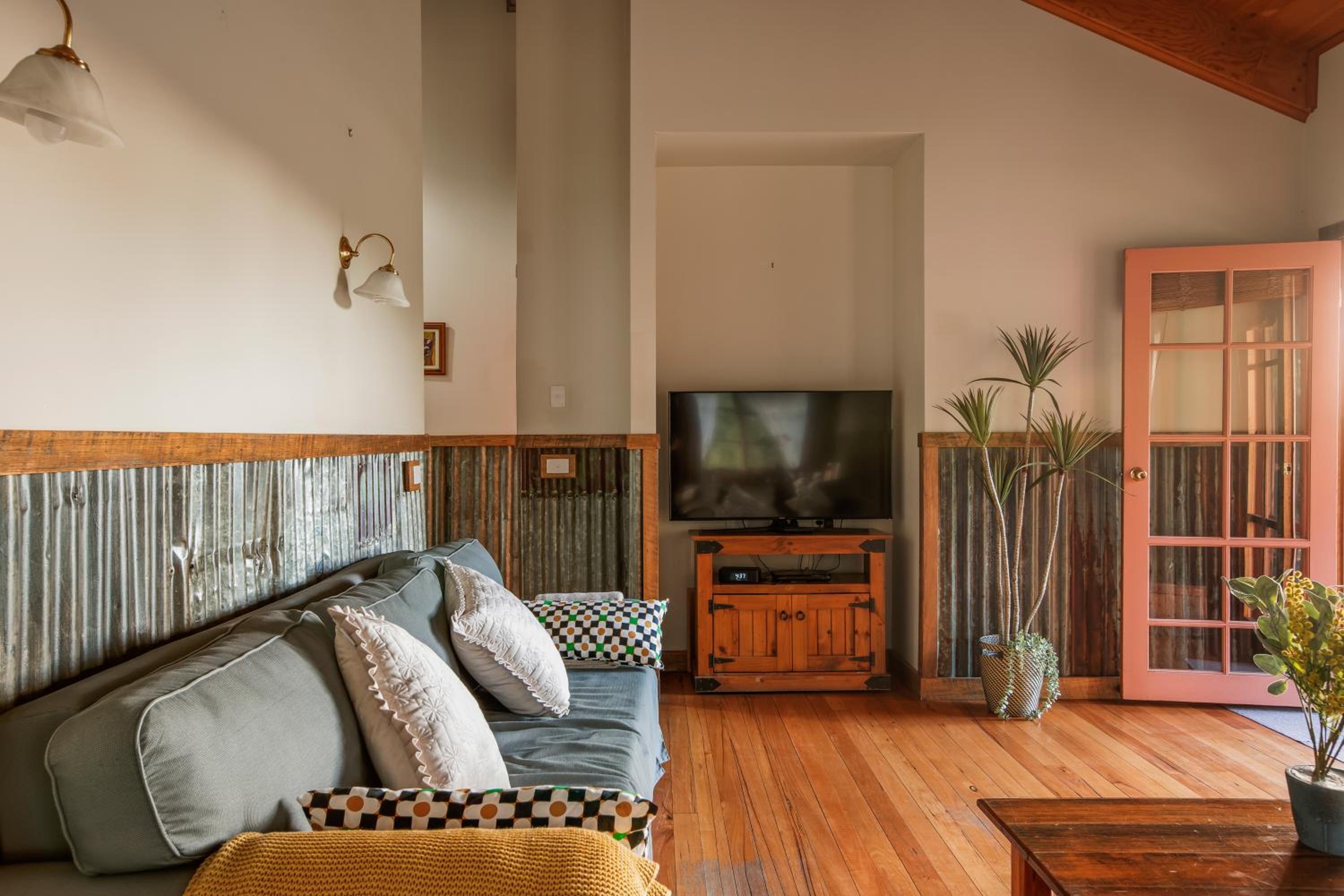 StayAU Cottage Sunset 2BR Farm Retreat