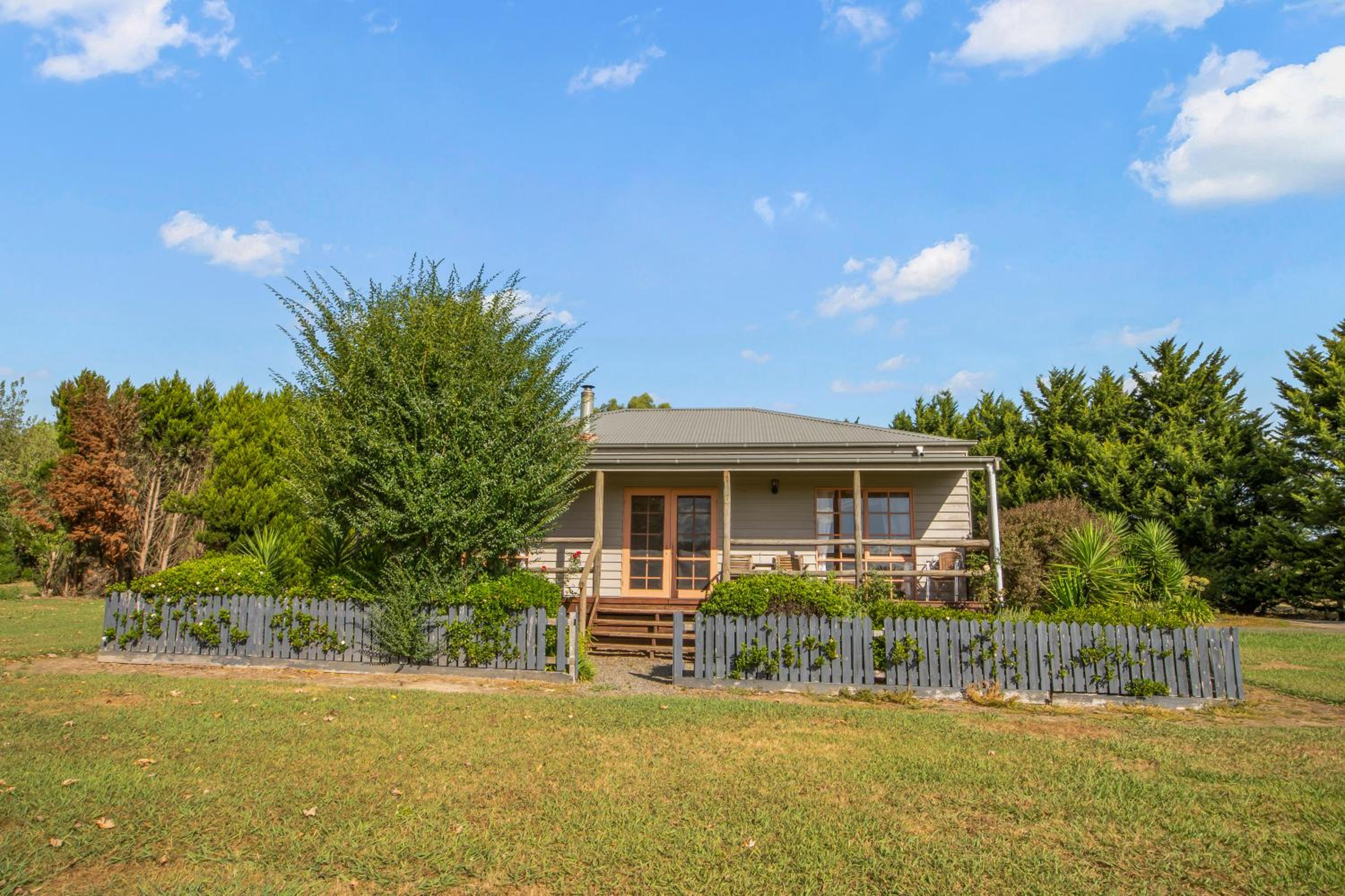 StayAU Cottage Sunset 2BR Farm Retreat