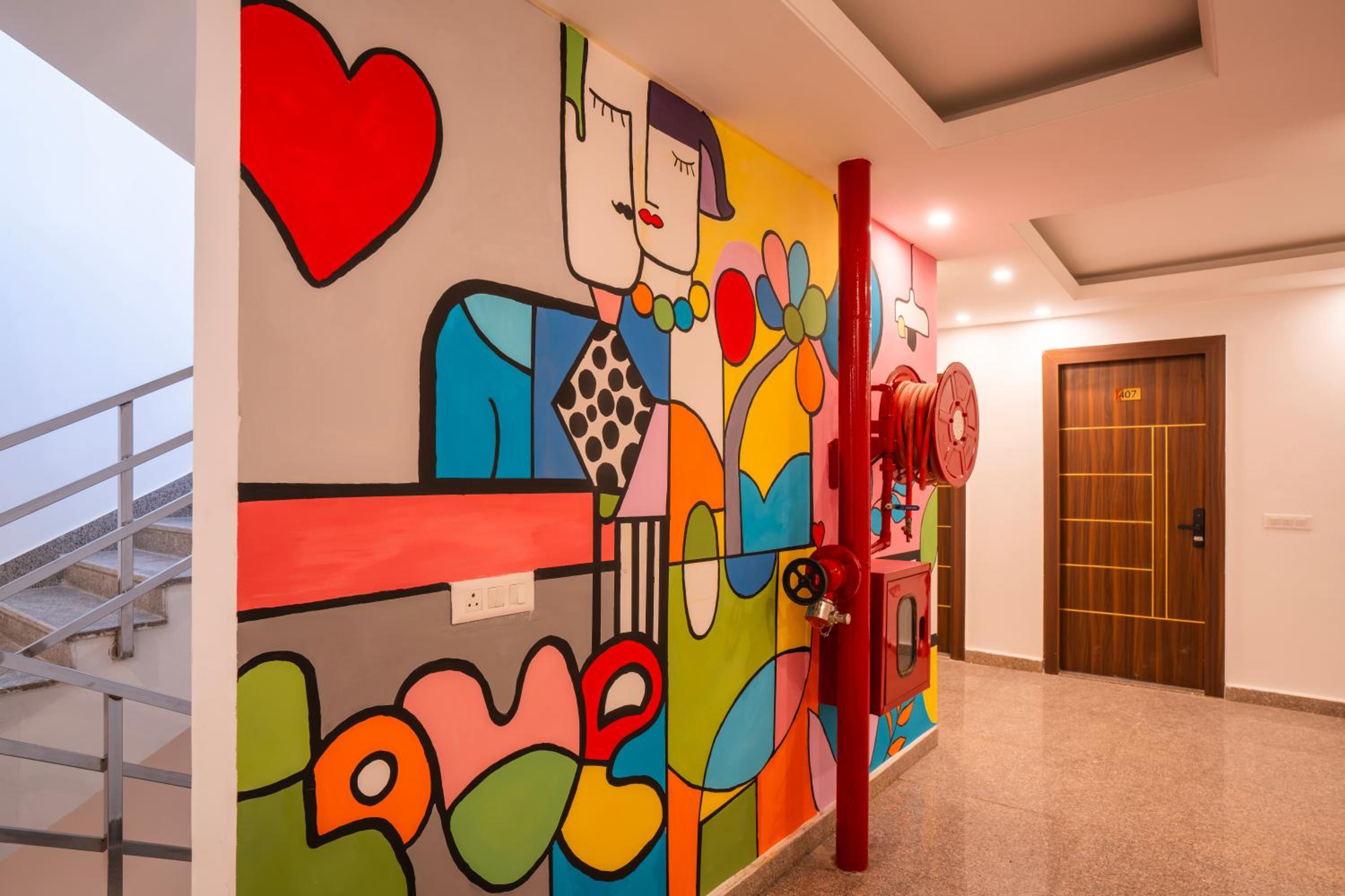 goSTOPS Gurugram, Baani Square PLUS - Private Rooms & Dorms