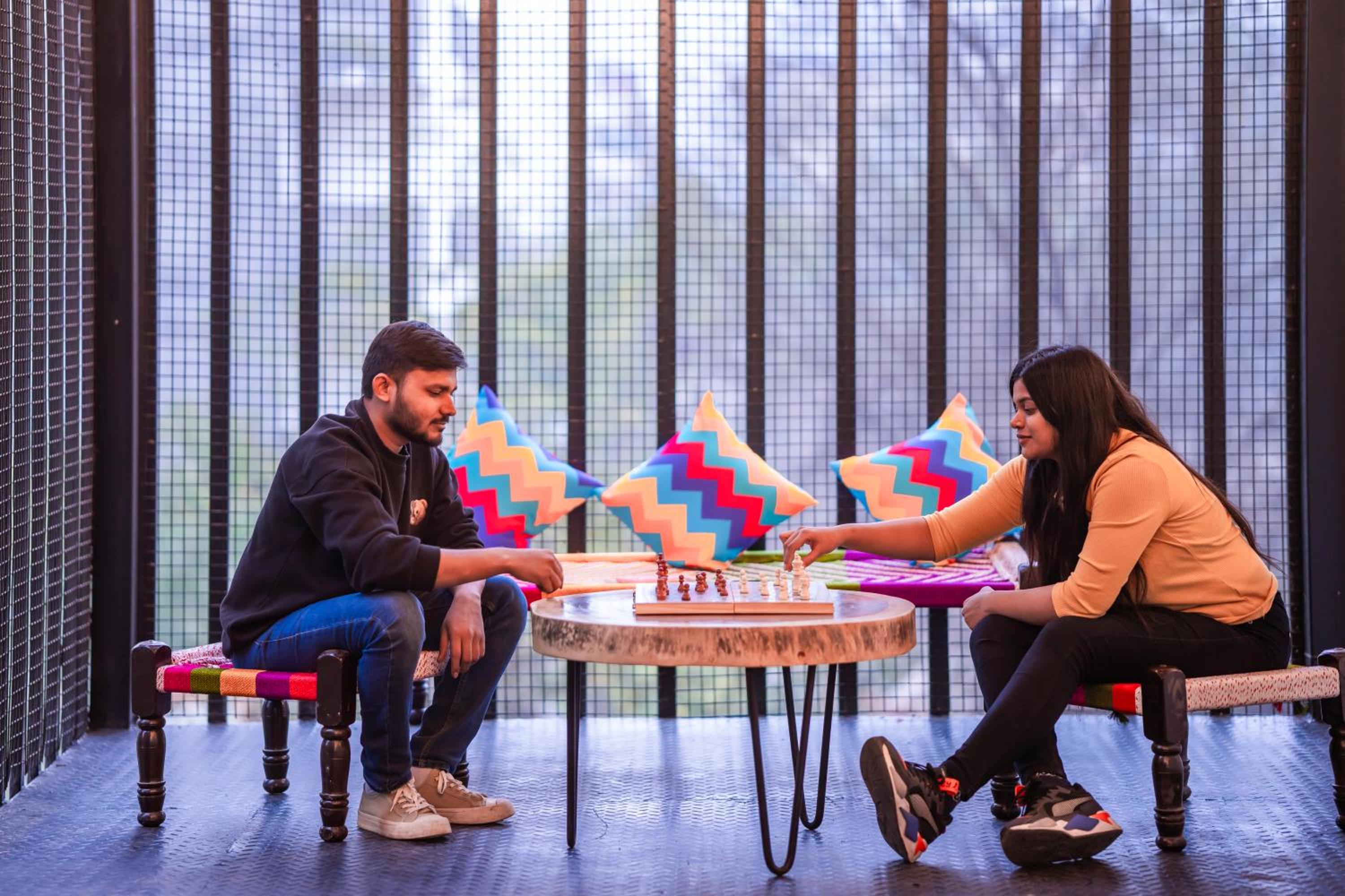 goSTOPS Gurugram, Baani Square PLUS - Private Rooms & Dorms