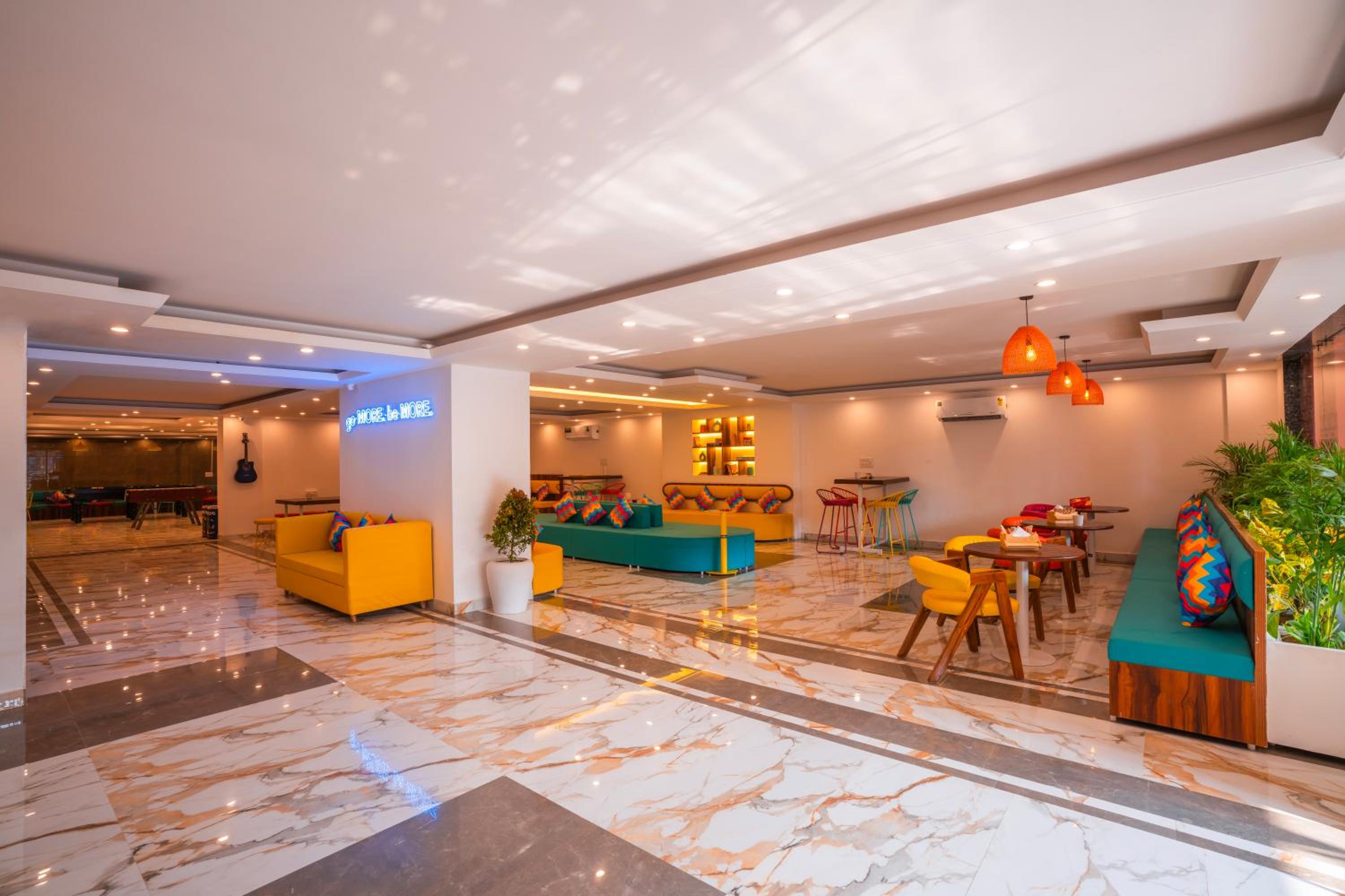 goSTOPS Gurugram, Baani Square PLUS - Private Rooms & Dorms