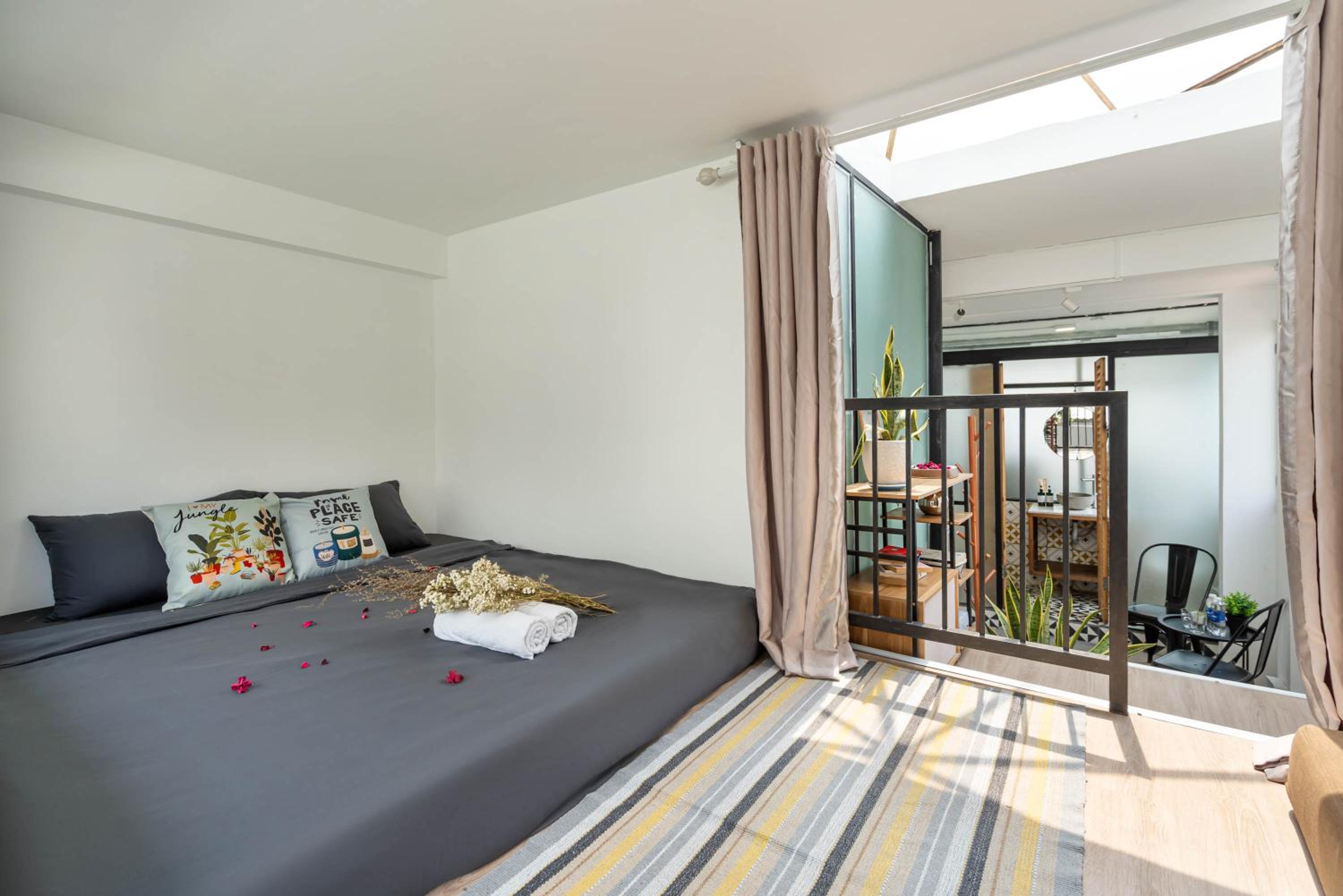 HOLO BEN THANH SAIGON Serviced HomeStay