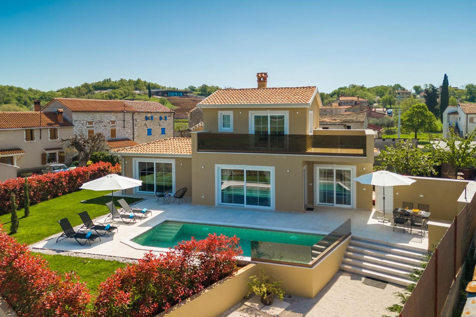 Beautiful Villa Onit with outdoor pool in Vizinada view 5