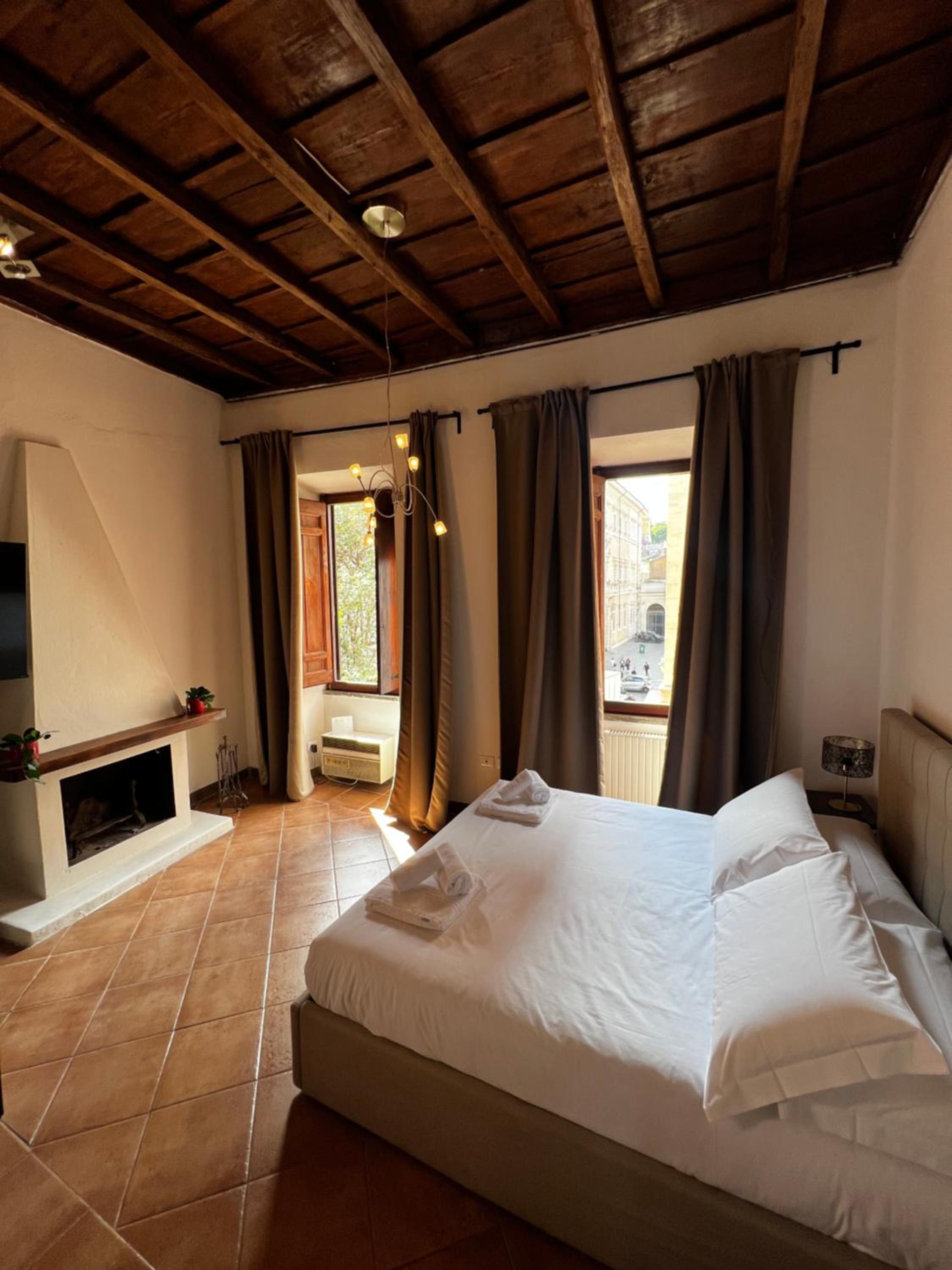 Imperial House San Calisto 7