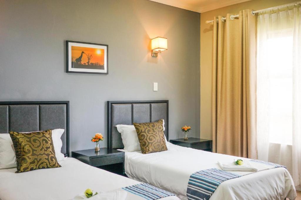 Azinnia Rivonia Guest House