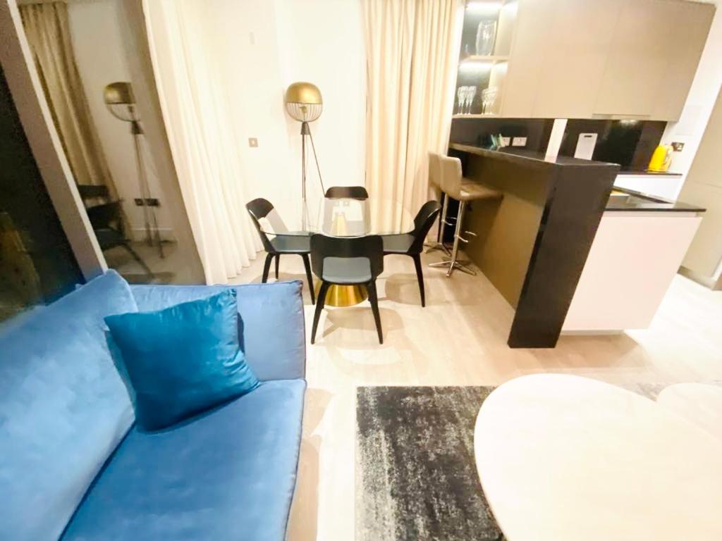 Avrora 2 Bedroom Luxury Apartment photo 2