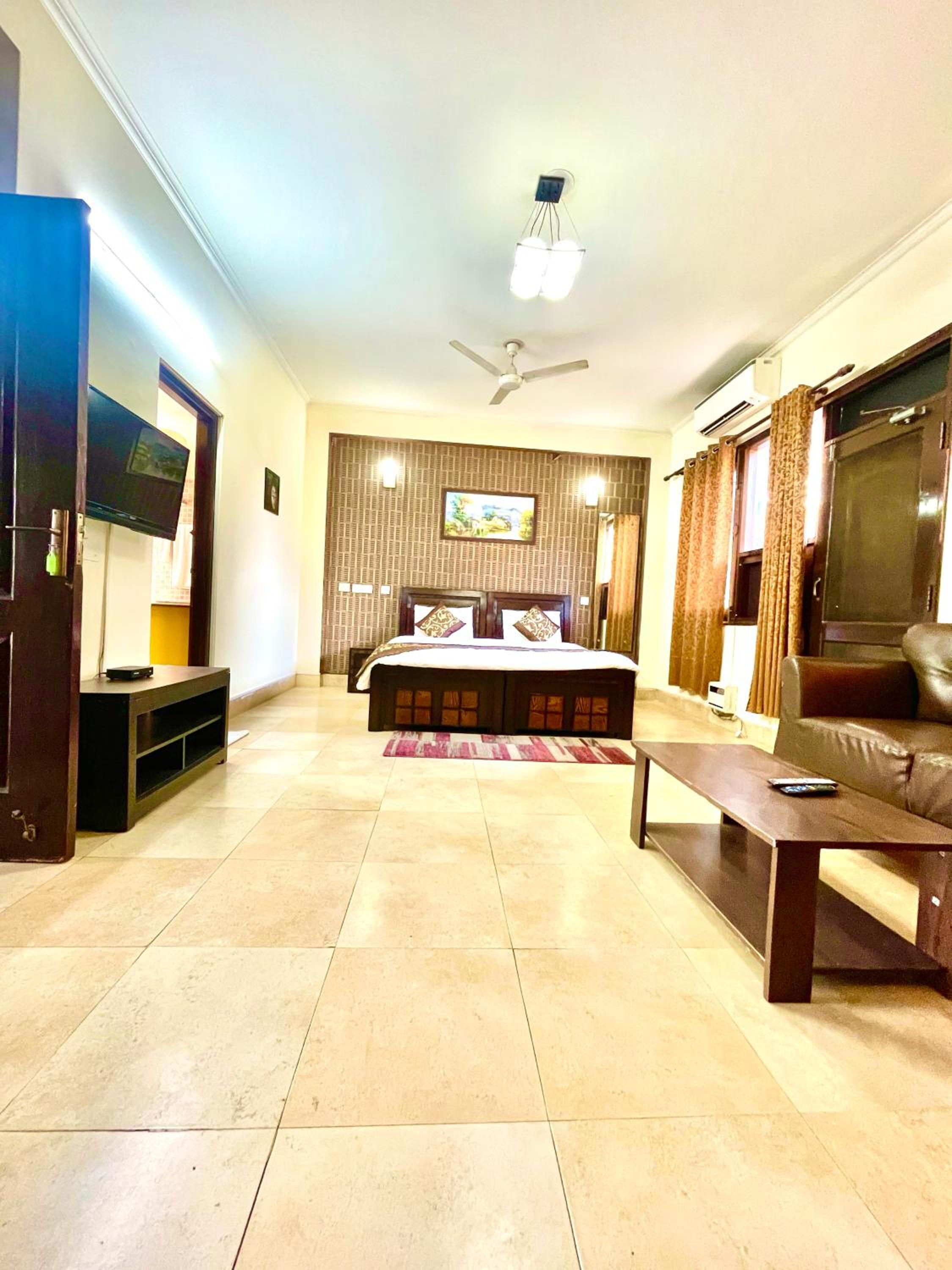 Gurgaon Vacations - Studio Serviced Apartments near Fortis Hospital - Property Image 4