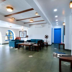 1517 Greek House by Kaz Stays