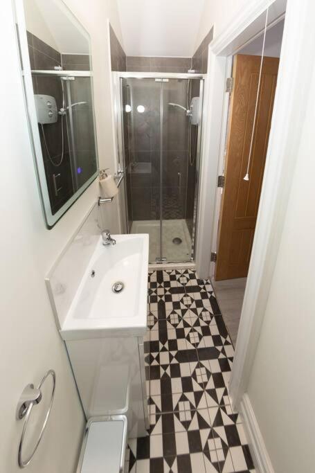 Unit 3 Modern Self Contained Apartment