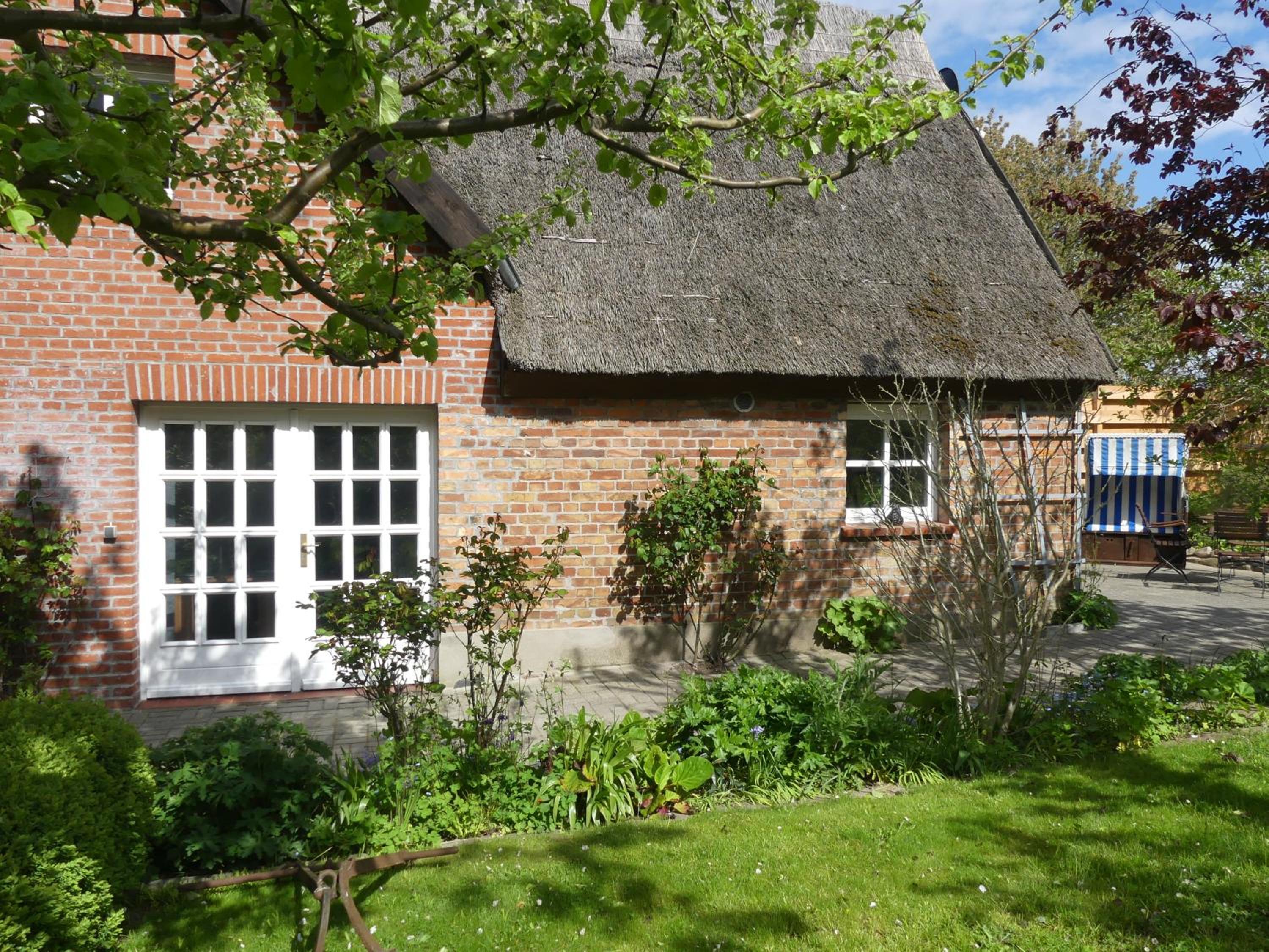 Ferienhaus Fischerhaus, Doppelhaushälfte, Terrasse und Garten, Lancken Granitz