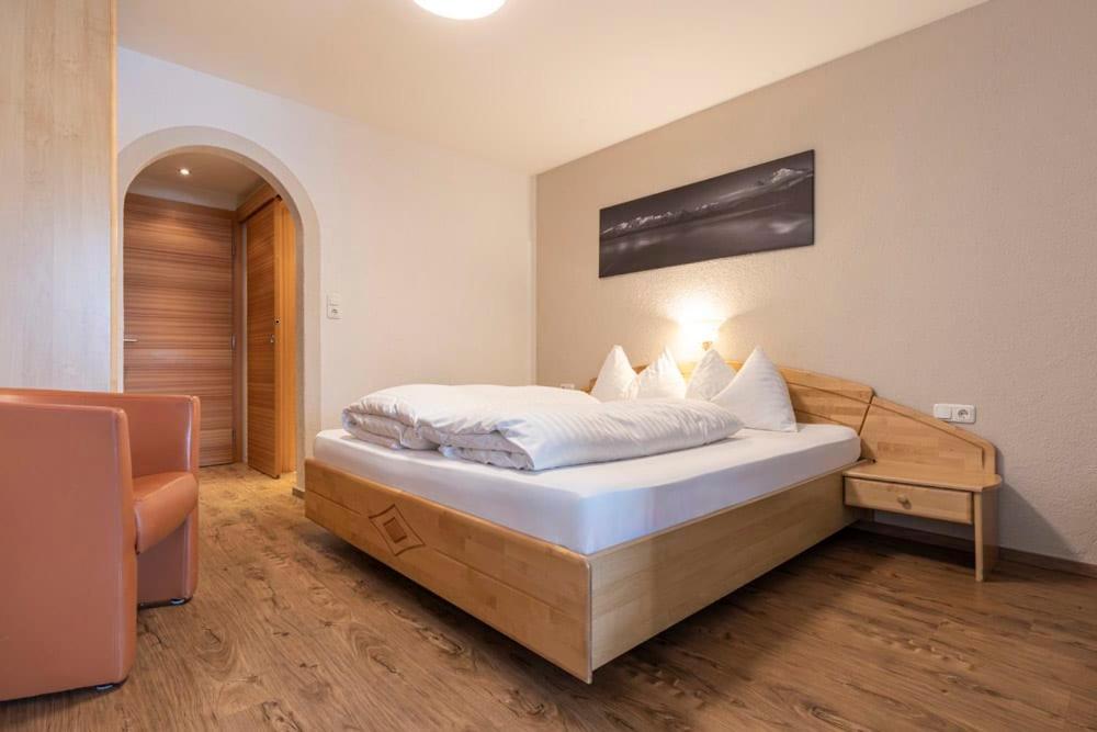 EDELWEISS Ladis - Panorama Apartments Next to Ski Lift view 3