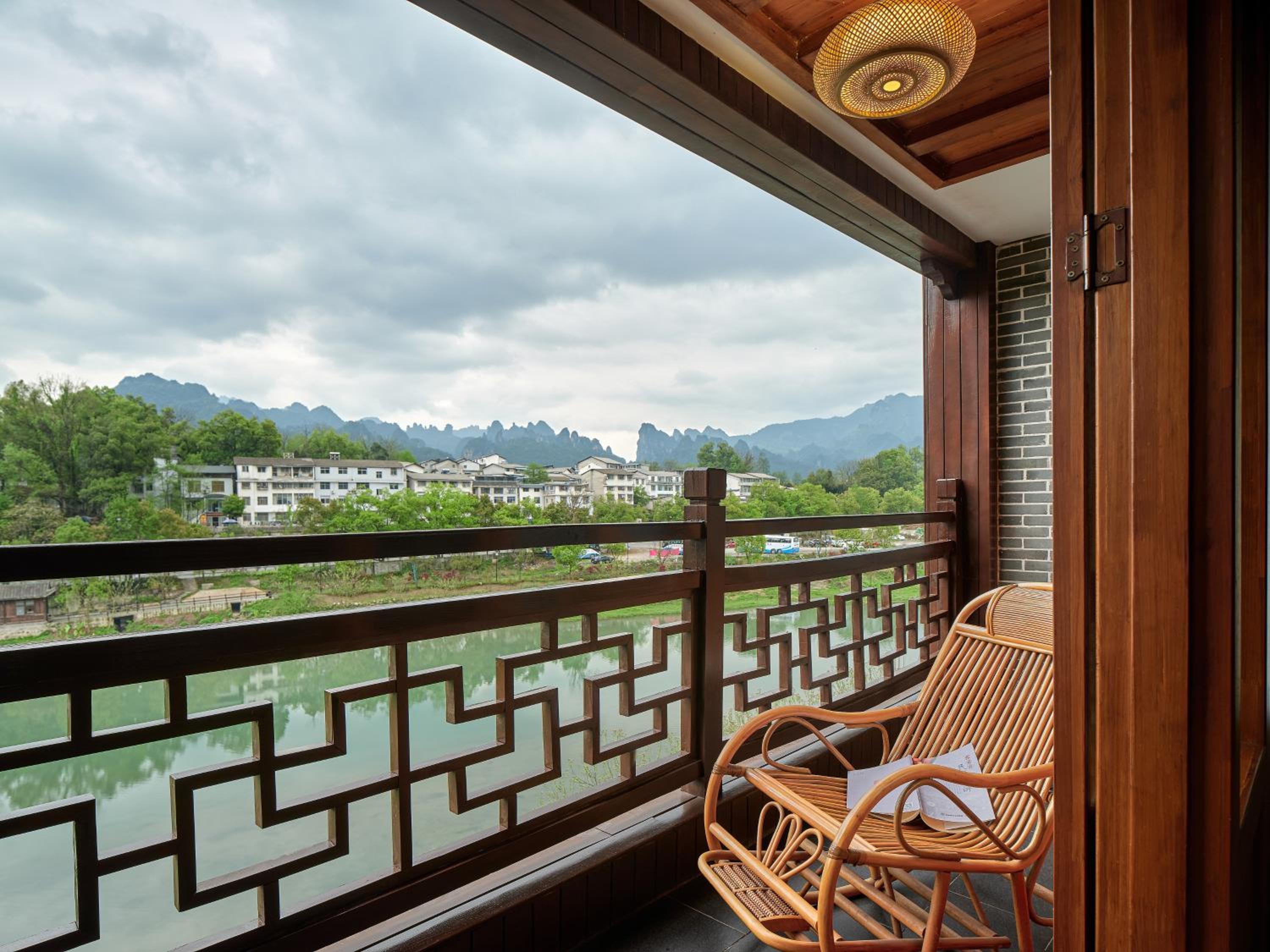 Lee's Boutique Resort & Including free breakfast and free pick-up service