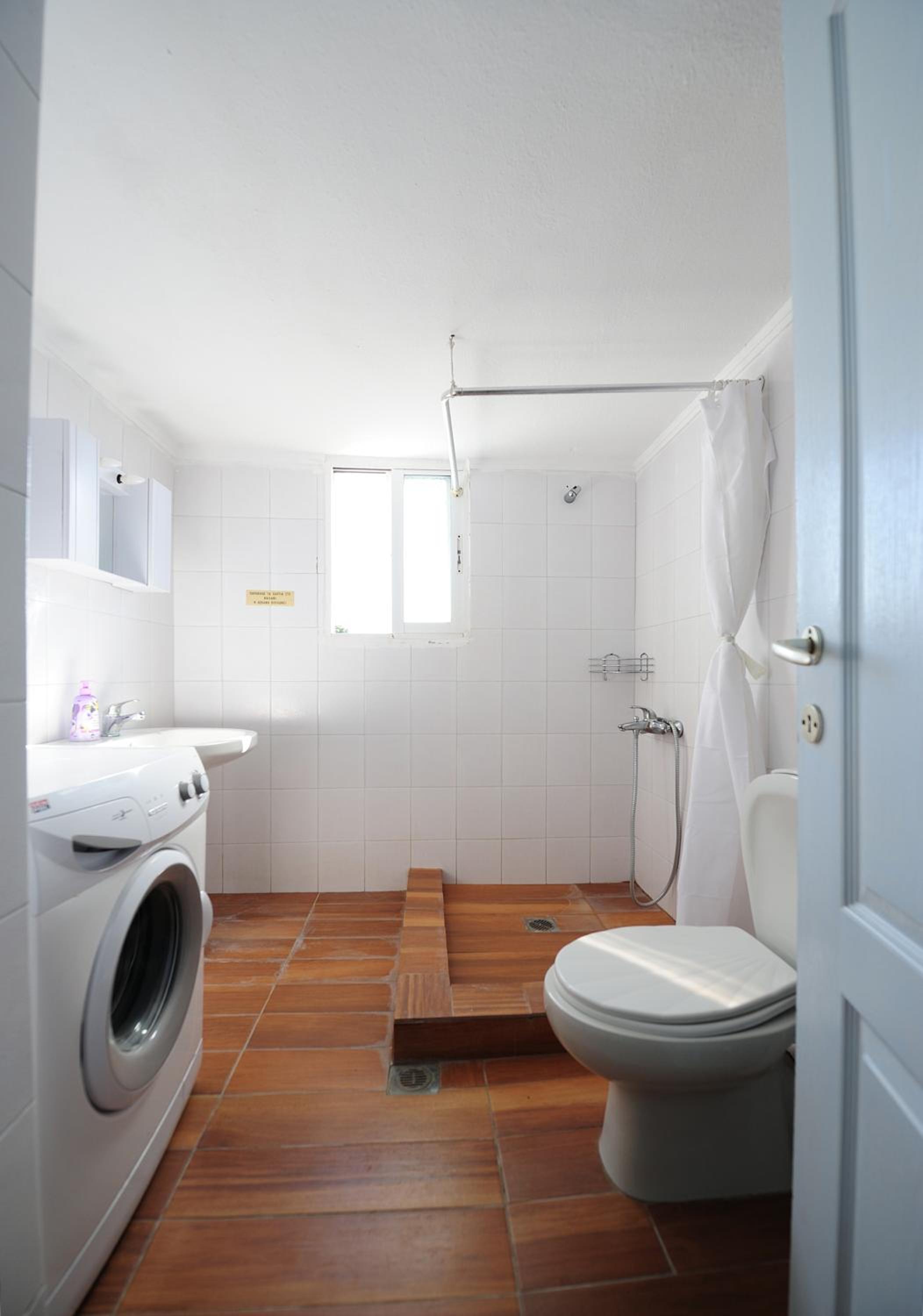 Beachfront 1BR Apt photo 4