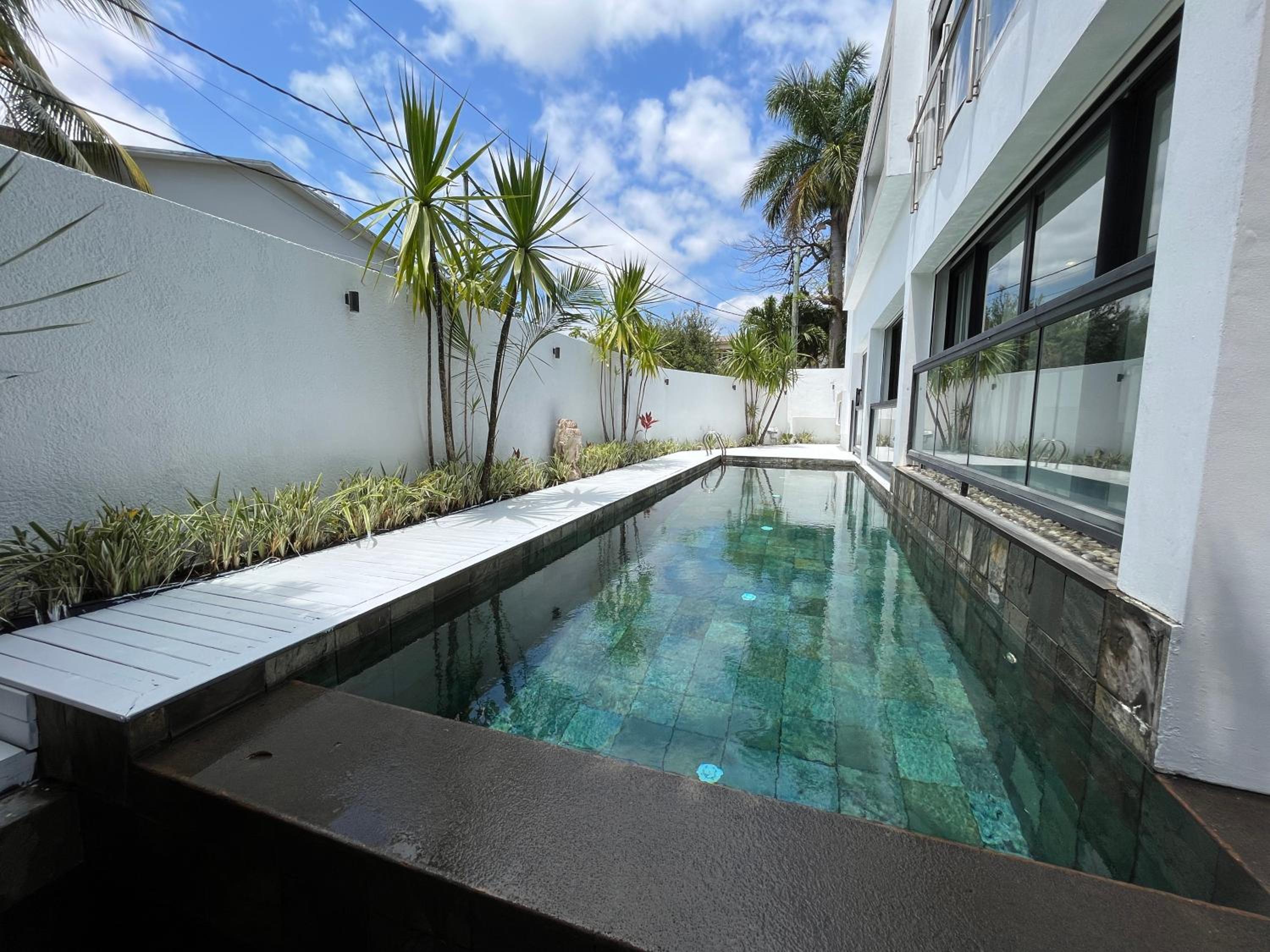 Villa moderne à Trou aux Biches view 3