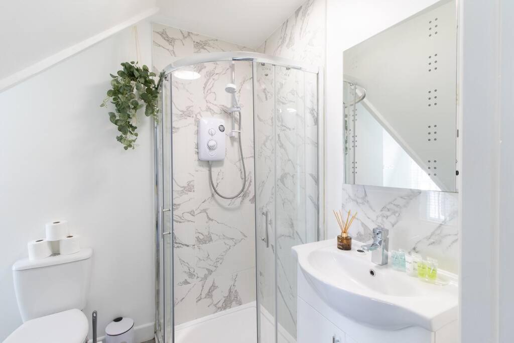 Open Mind Property - Luxurious & Cosy Flat view 5