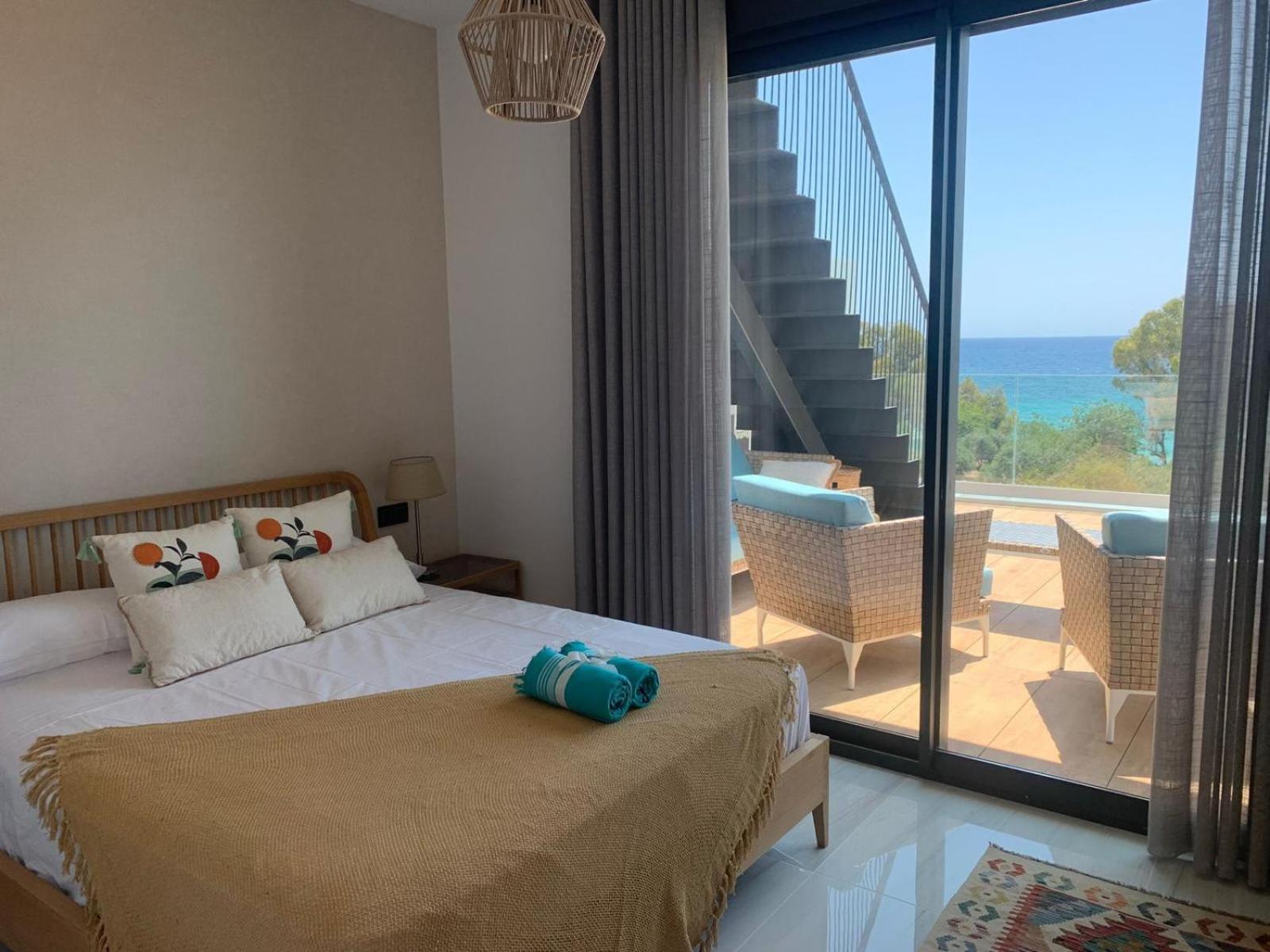 Luxury Sea View Penthouse by United Renters