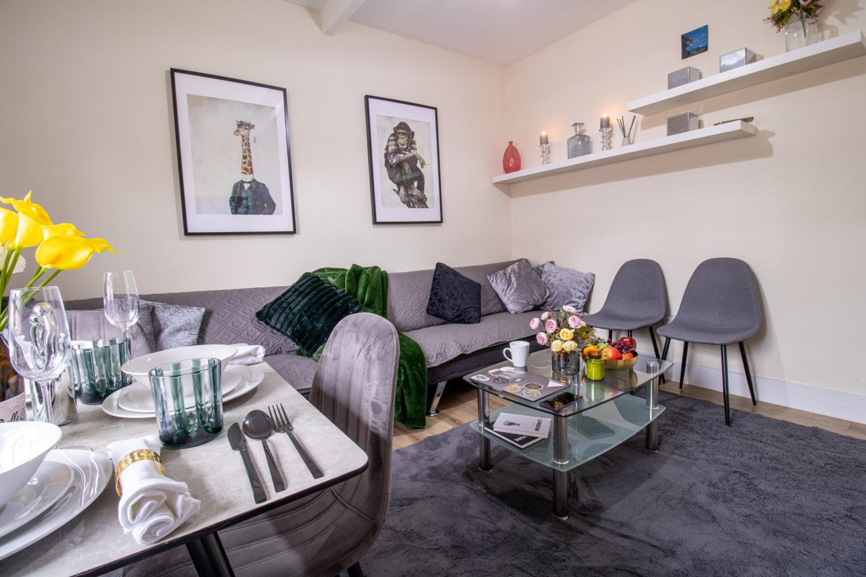 Cosy 2-Bedroom Apartment in Mayfair 8CB - 4th floor no elevator