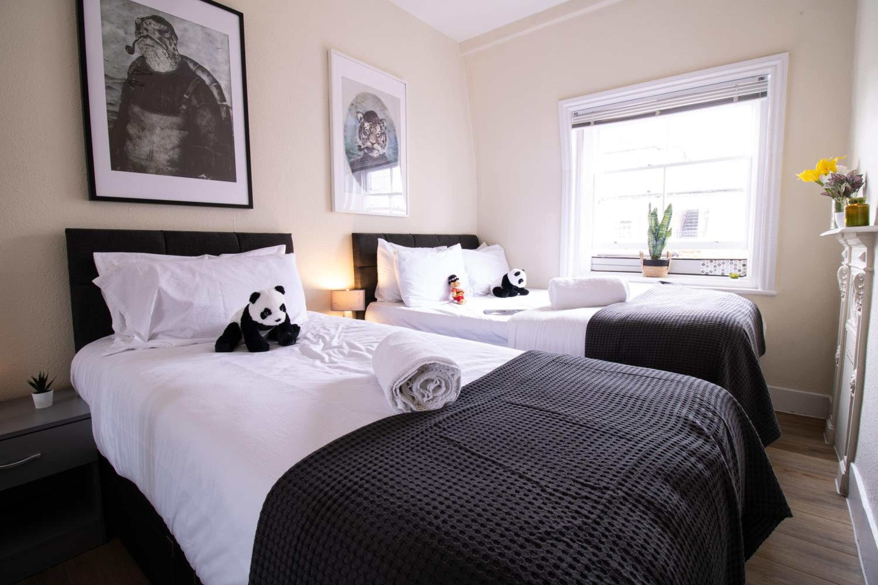 Cosy 2-Bedroom Apartment in Mayfair 8CB - 4th floor no elevator