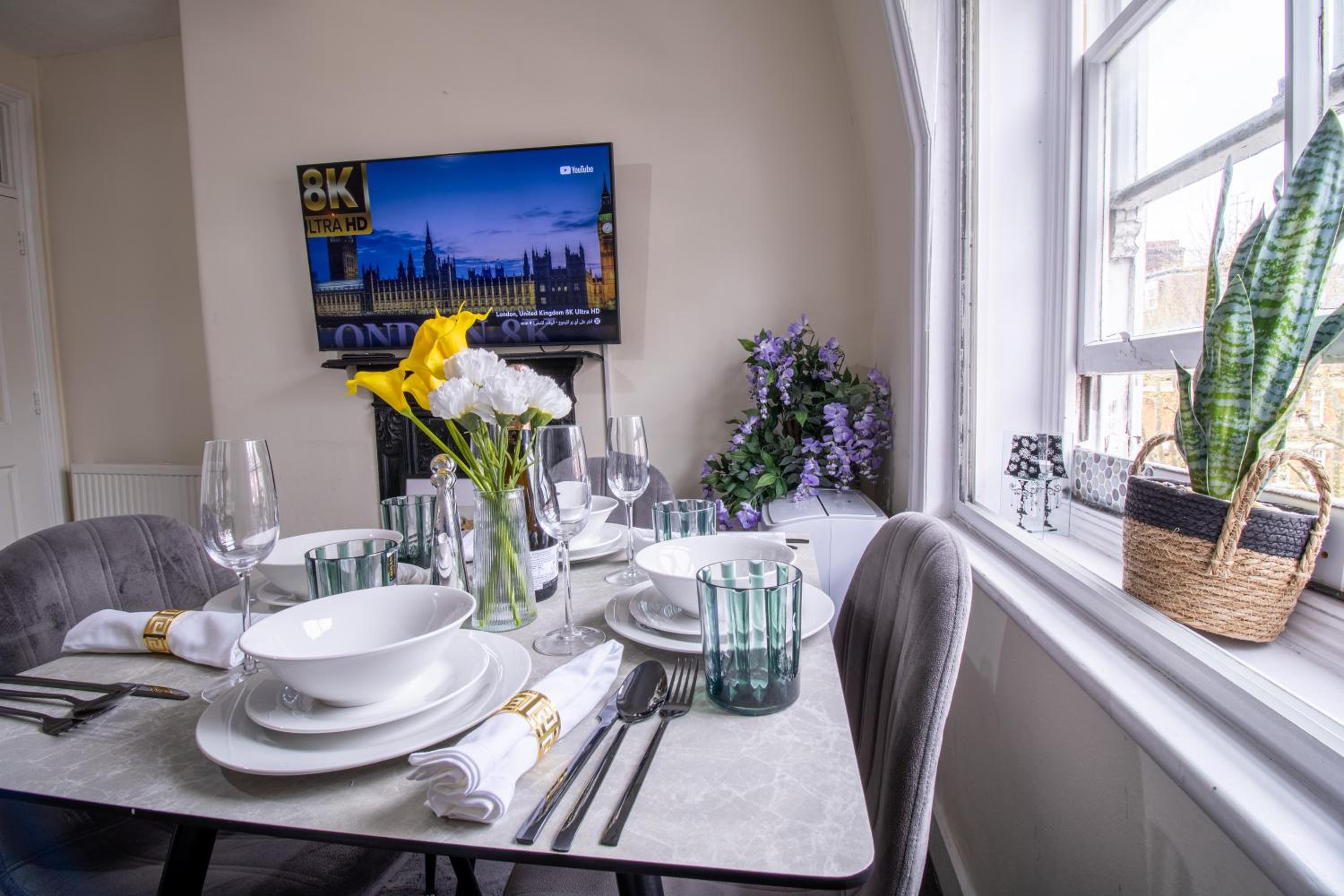 Cosy 2-Bedroom Apartment in Mayfair 8CB - 4th floor no elevator