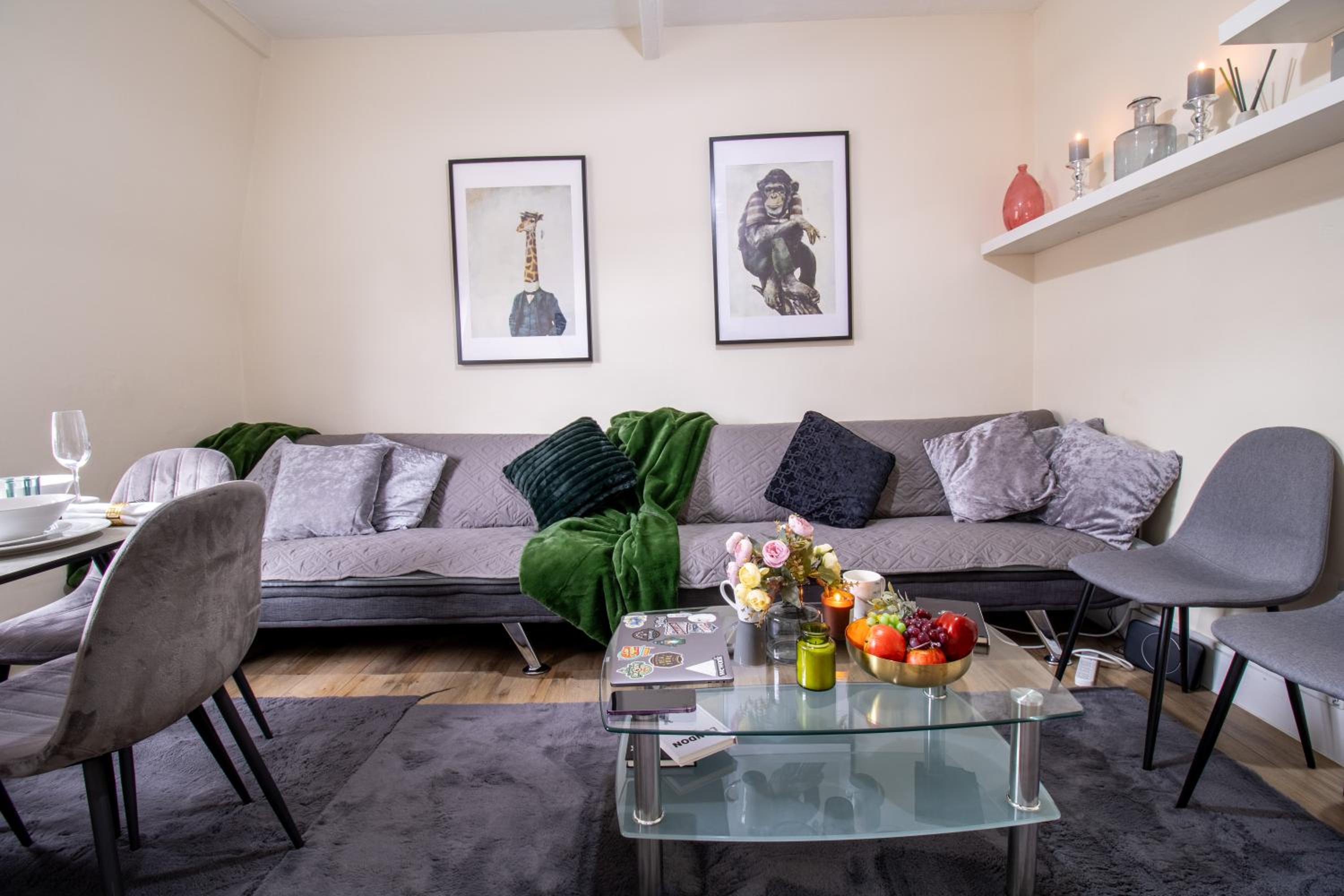 Cosy 2-Bedroom Apartment in Mayfair 8CB - 4th floor no elevator