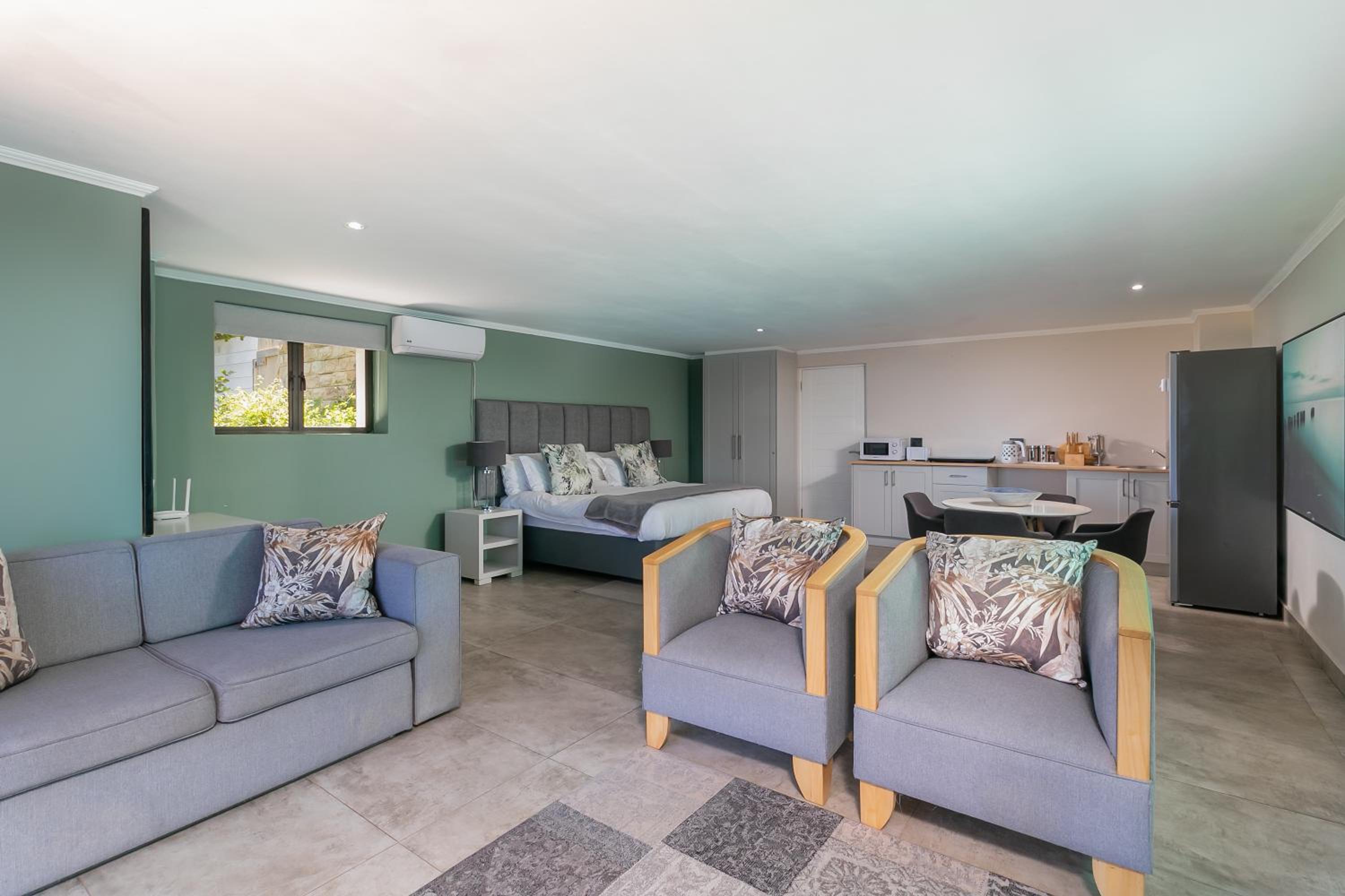 Seabreeze - seafacing one bedroom studio view 2