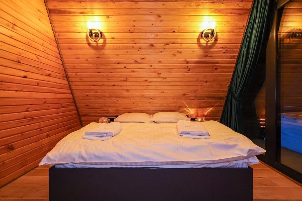Tramonto Cabin