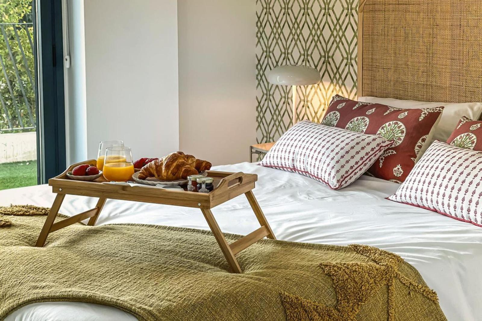 Luxury Sea View Apartment by United Renters