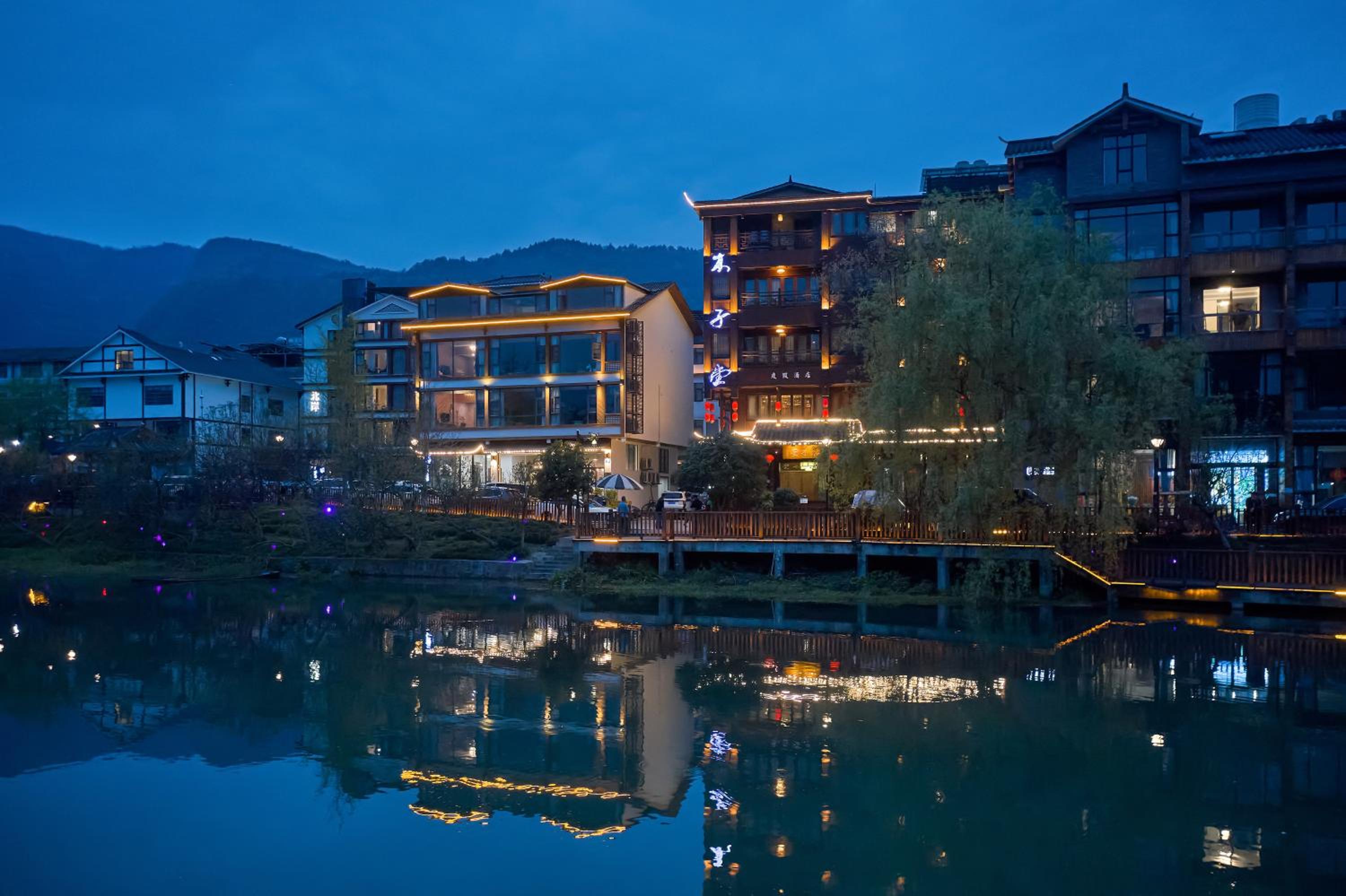 Lee's Boutique Resort & Including free breakfast and free pick-up service