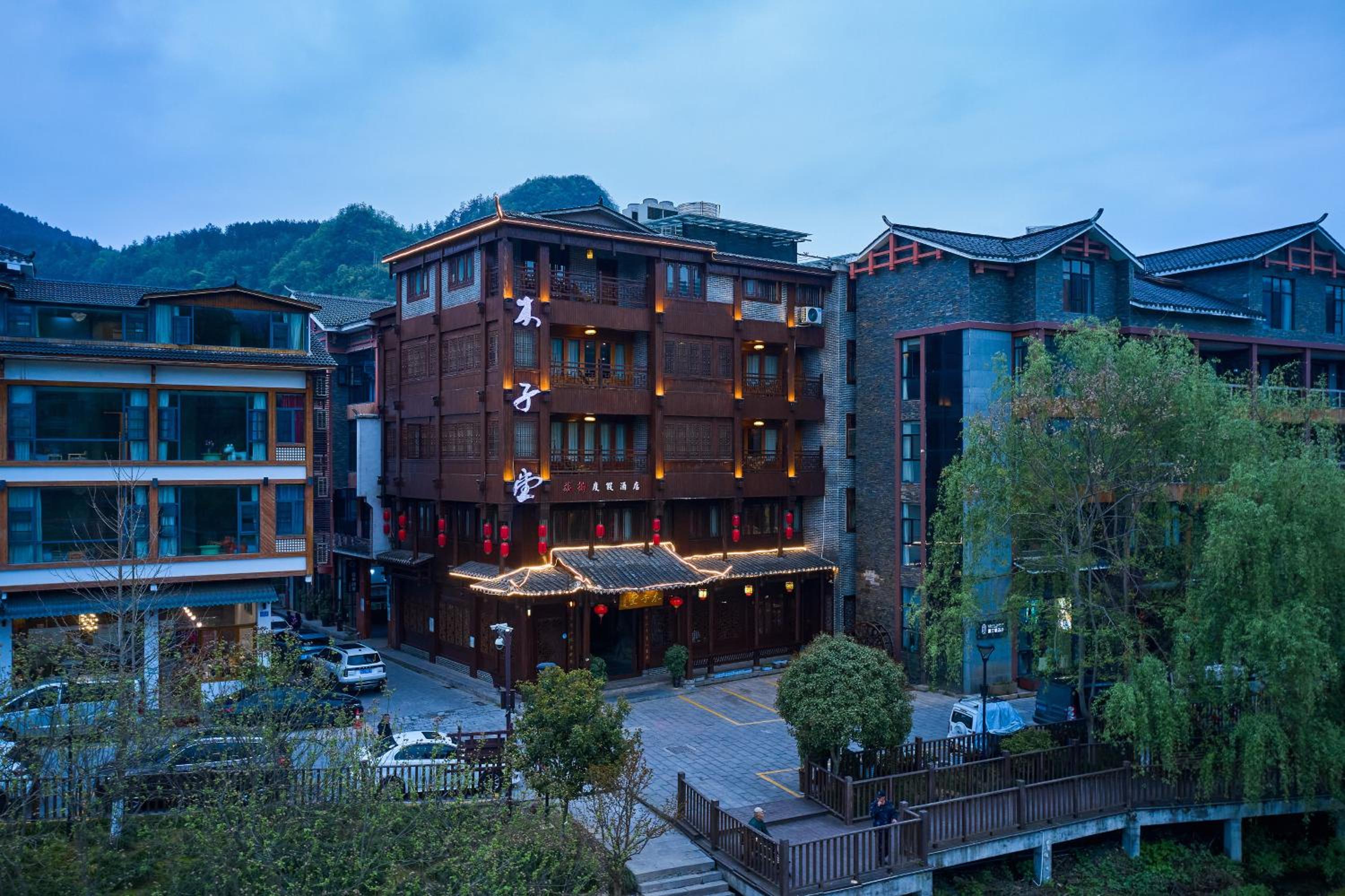 Lee's Boutique Resort & Including free breakfast and free pick-up service
