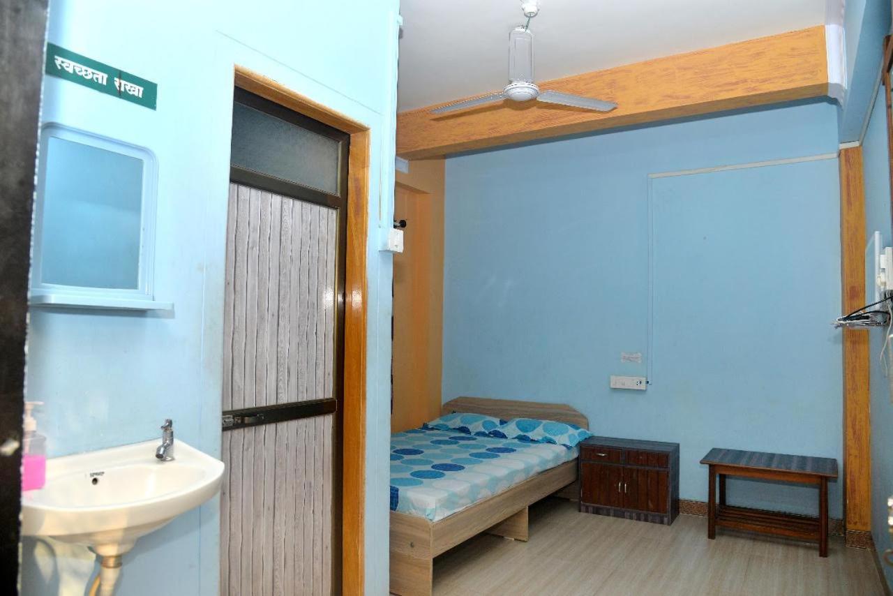 Aadesh Restorent