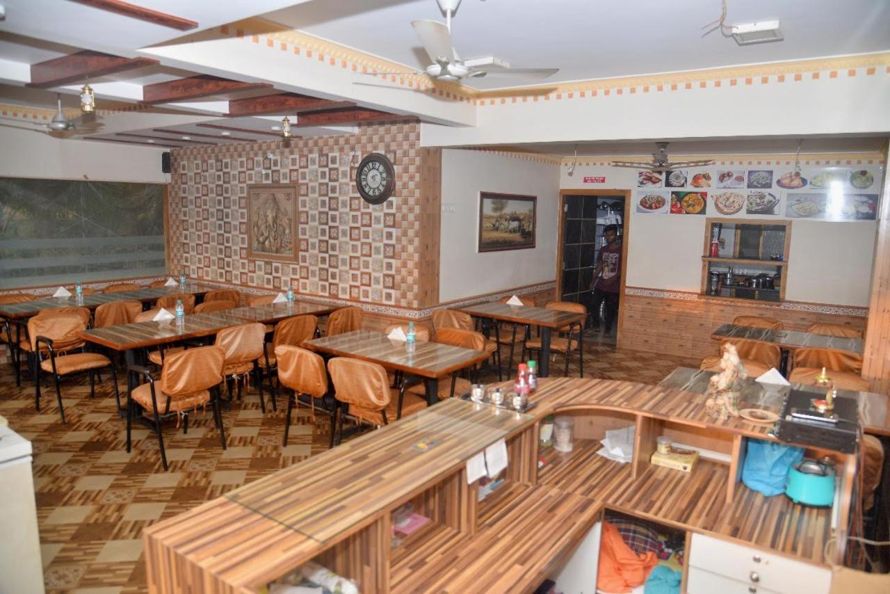 Aadesh Restorent
