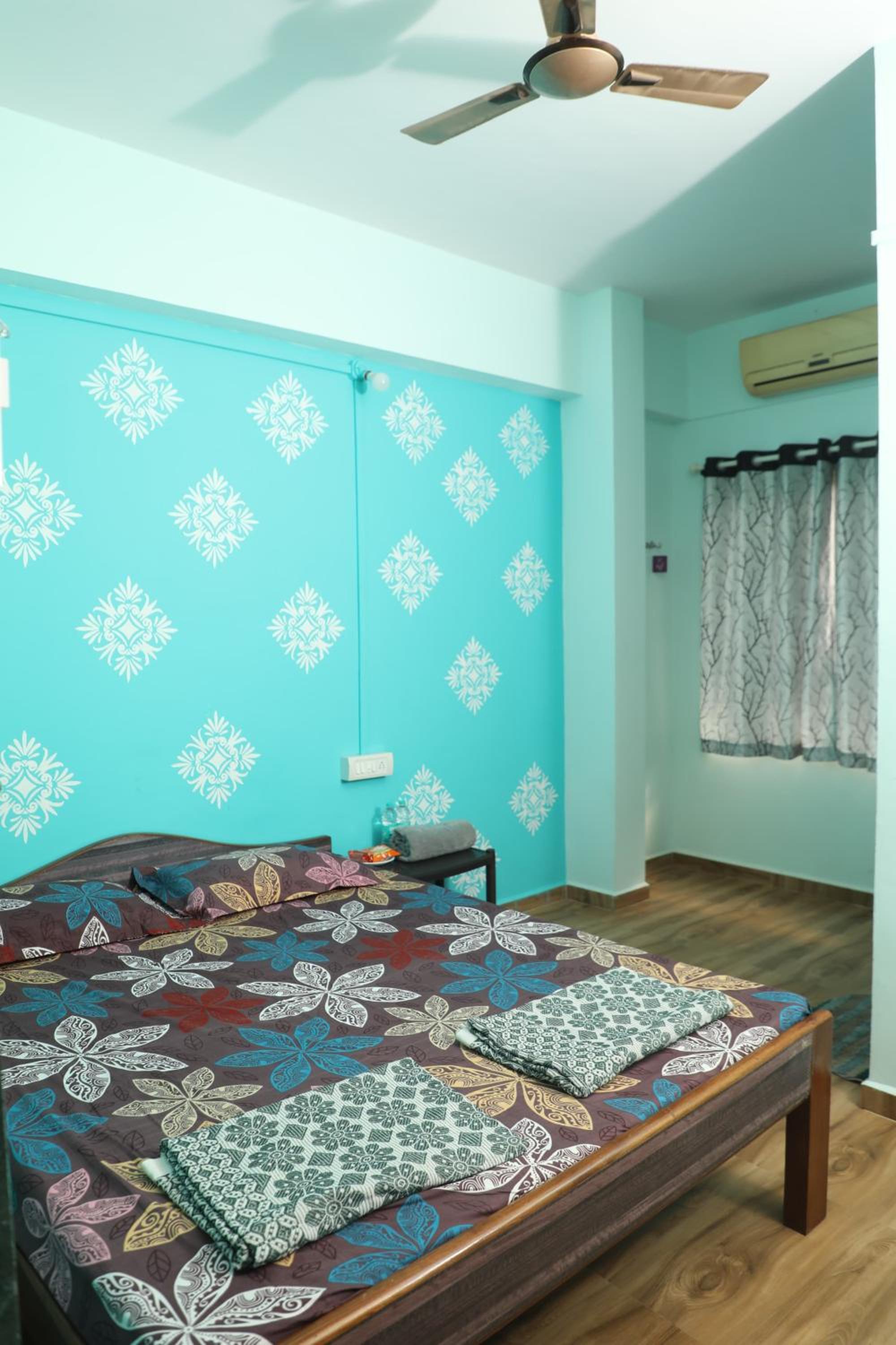 Aadesh Restorent