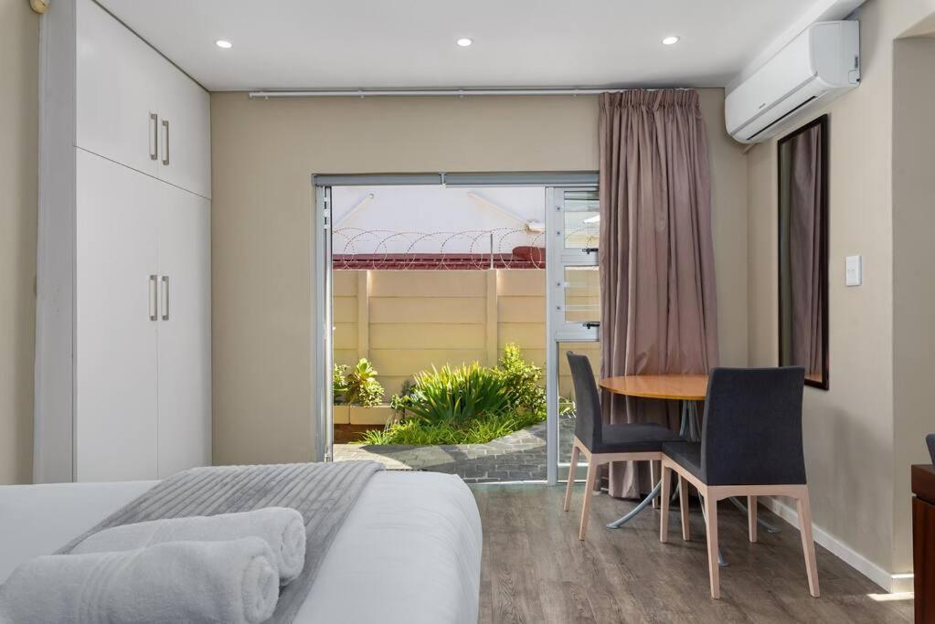 Mount Carmel - secure, cozy and great location view 5