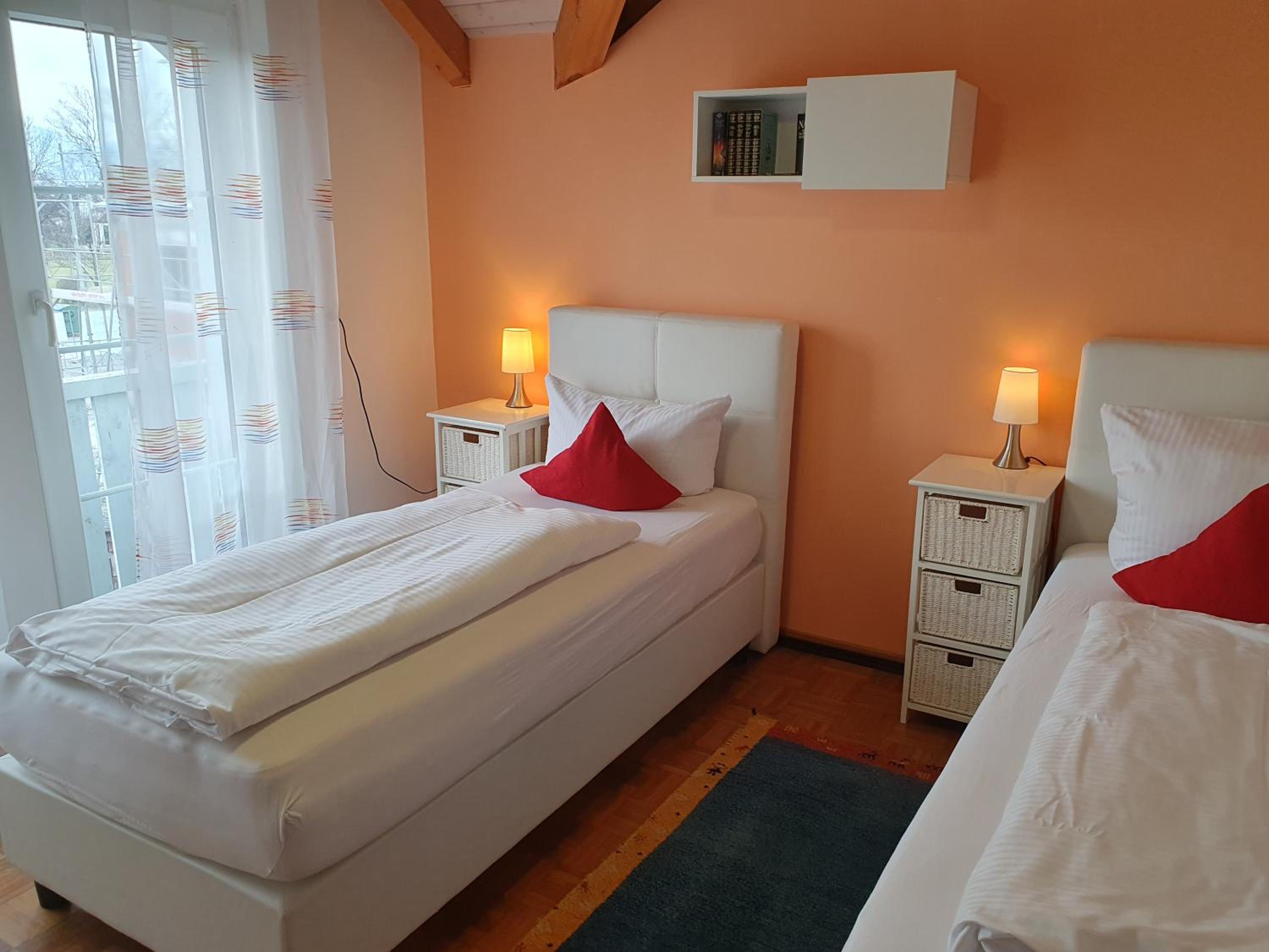 Armonia Altach, 2BR Familienapartment mit großem Balkon und Bergblick