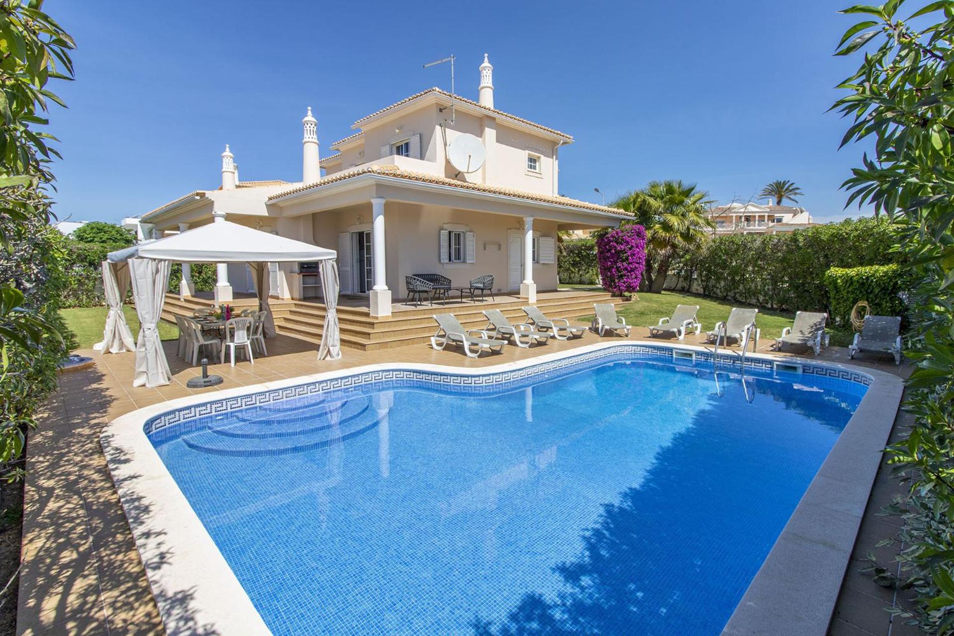 Villa Tulipa by Algarve Holidays view 3