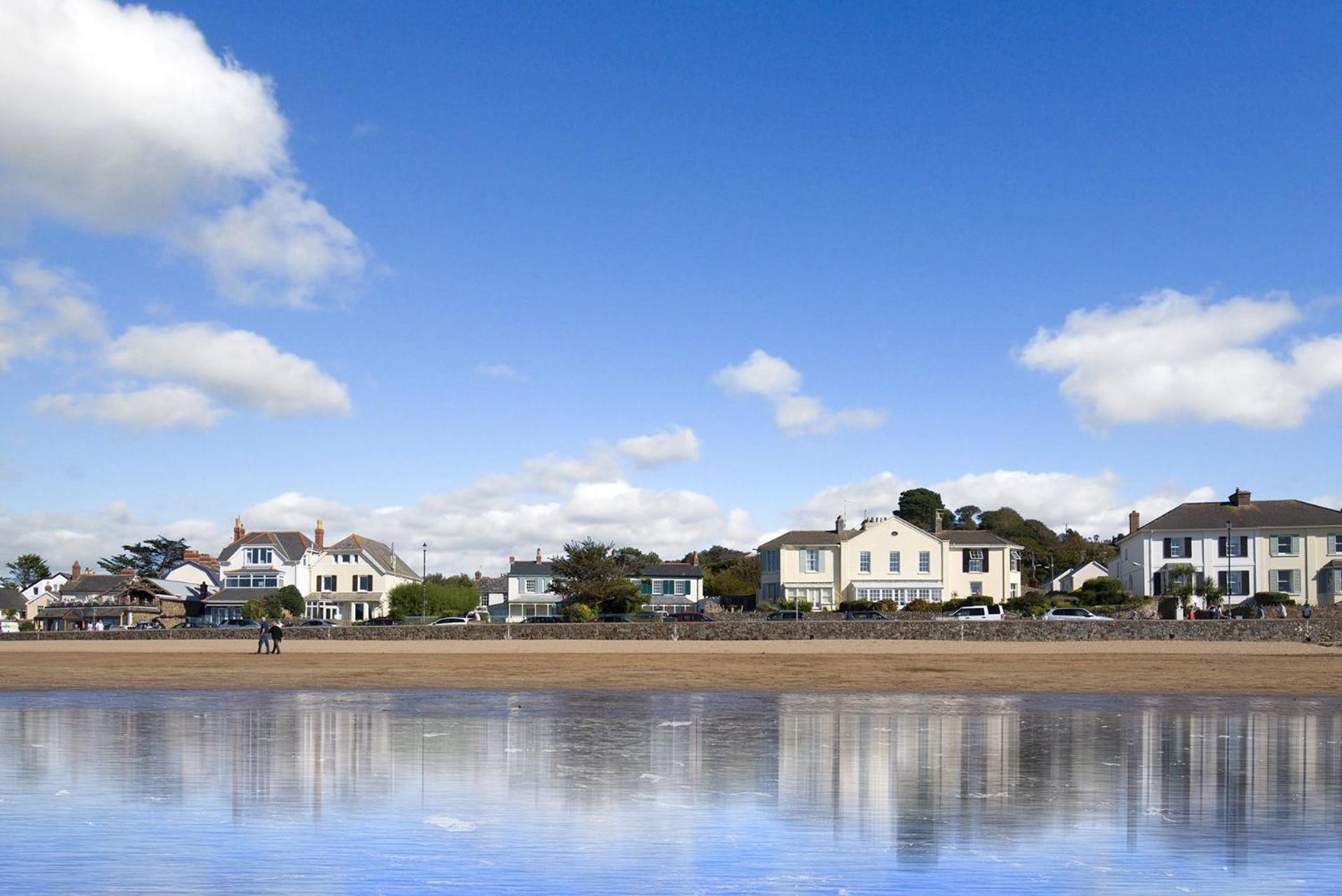 Upper Instow Beach Cottage view 5