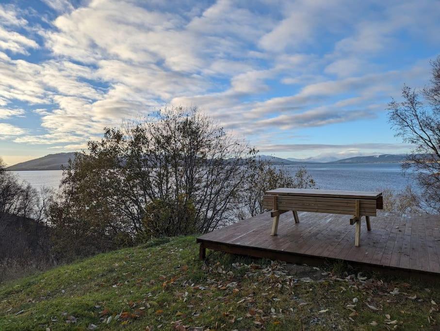 Senja - Charming cottage by the sea with terrace and fantastic view