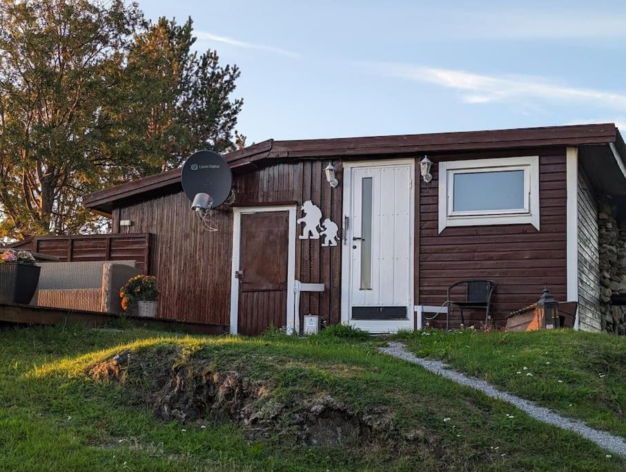 Senja - Charming cottage by the sea with terrace and fantastic view