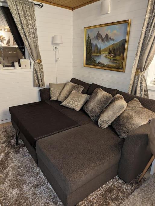 Senja - Charming cottage by the sea with terrace and fantastic view
