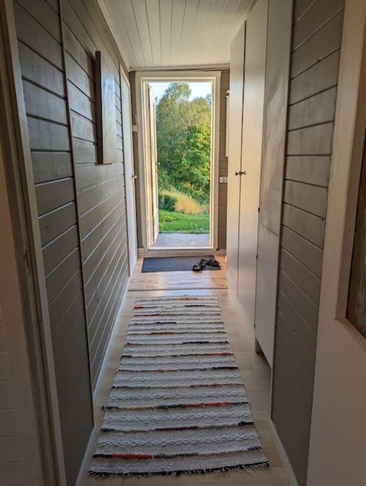 Senja - Charming cottage by the sea with terrace and fantastic view