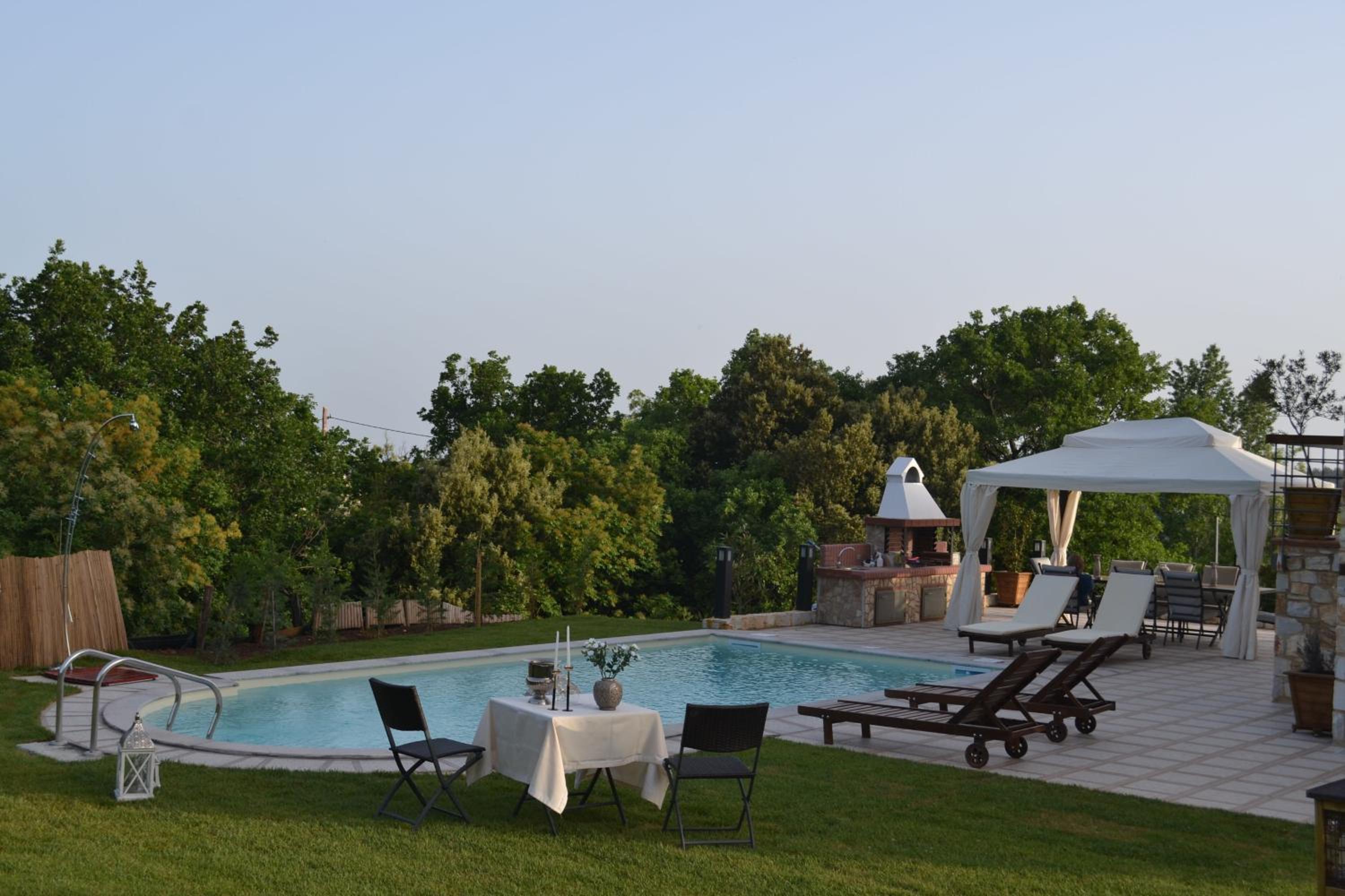 Evmorfes Villas