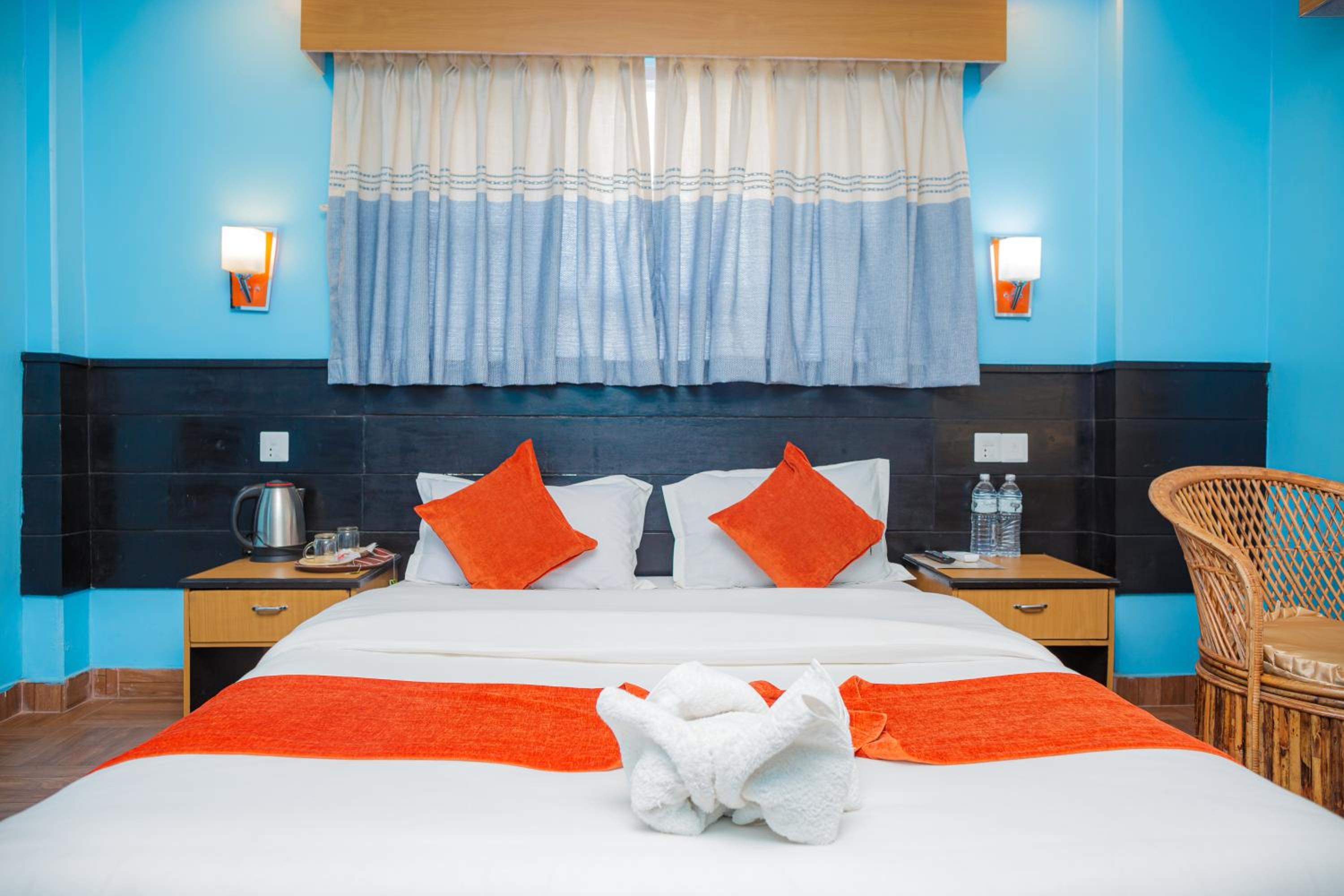 Hotel The Billabong Garden Pokhara view 2