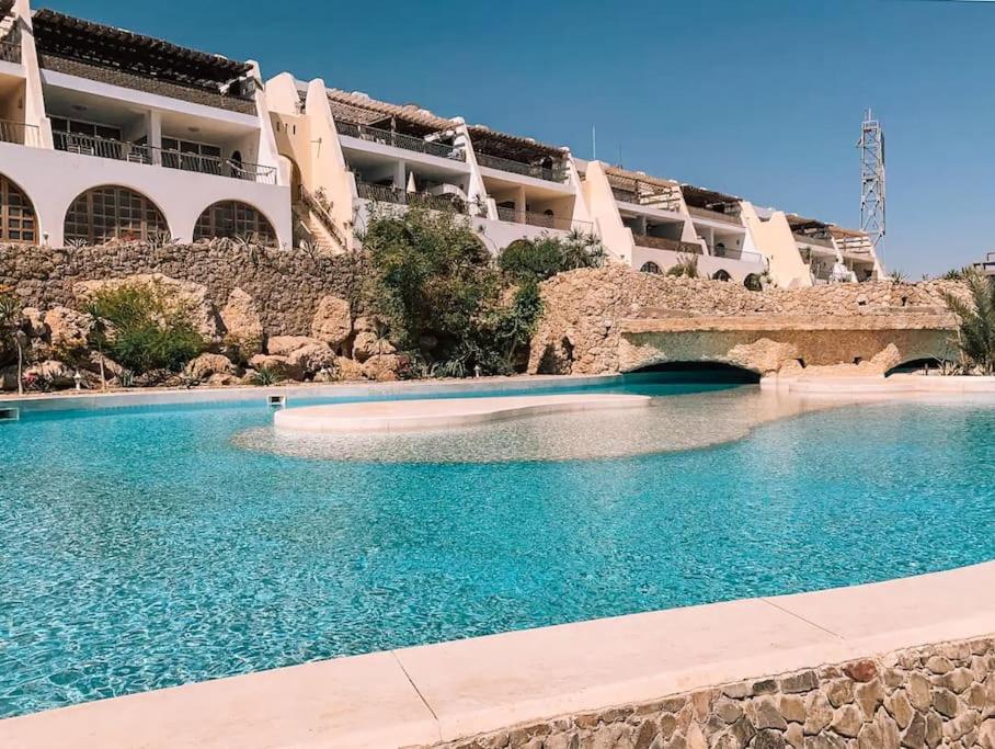 Seaview & Pool 3-Bedroom for Families & Groups view 4