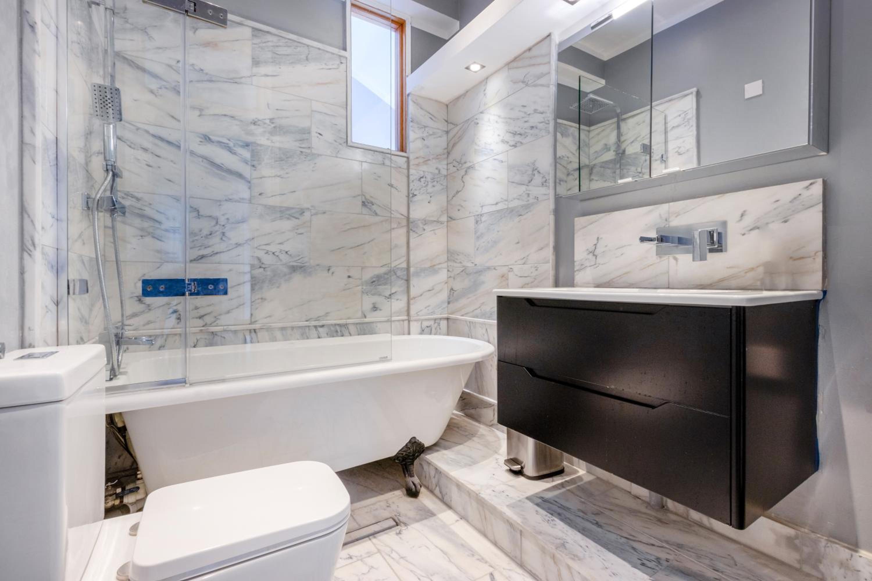 4 bed 3 bath refurbished Norbury Apt view 5