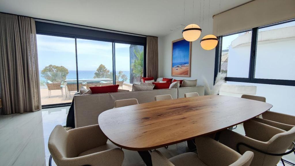 Luxury Sea View Penthouse by United Renters