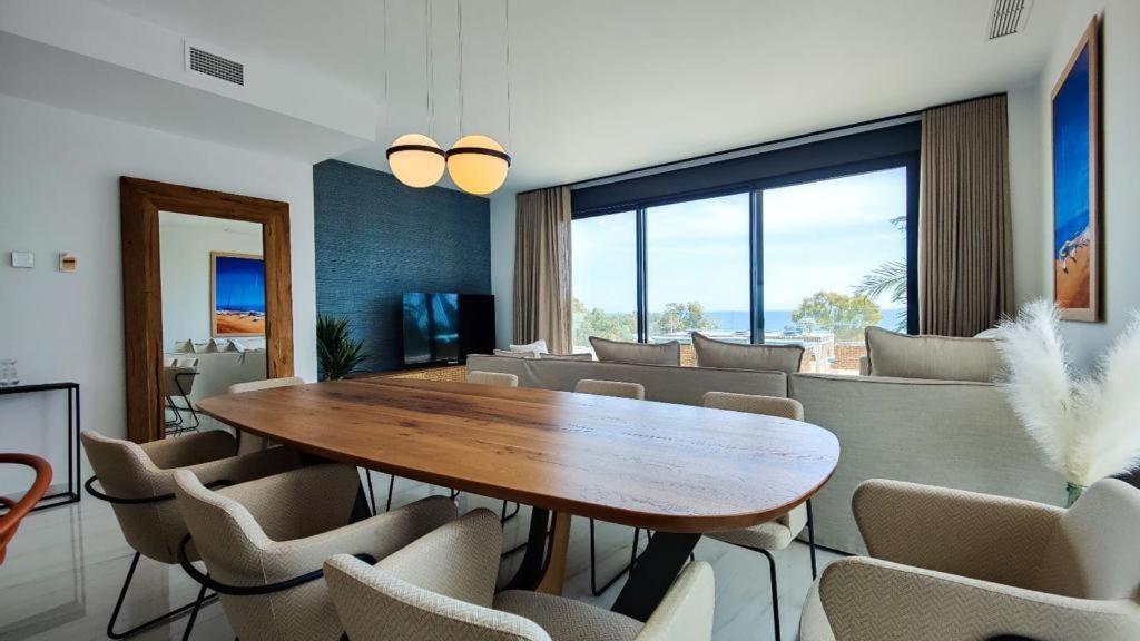 Luxury Sea View Penthouse by United Renters