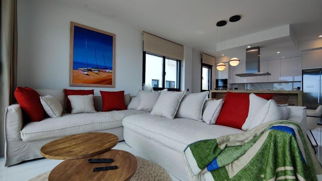 Luxury Sea View Penthouse by United Renters