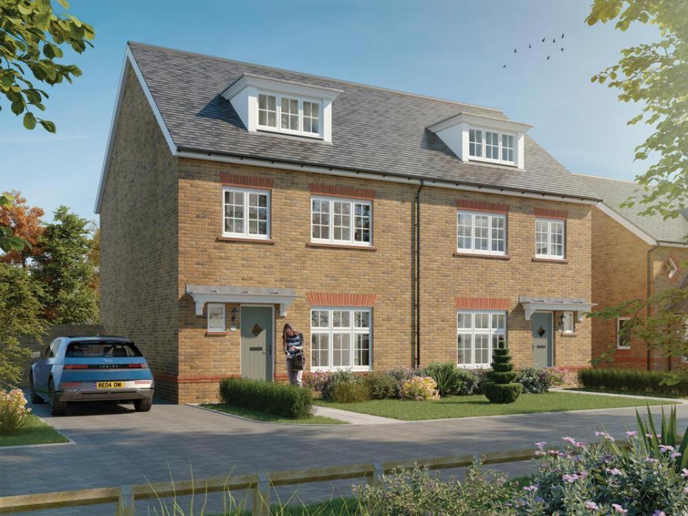 3 Bedroom 4 Bathroom House Goodwood Chichester view 2