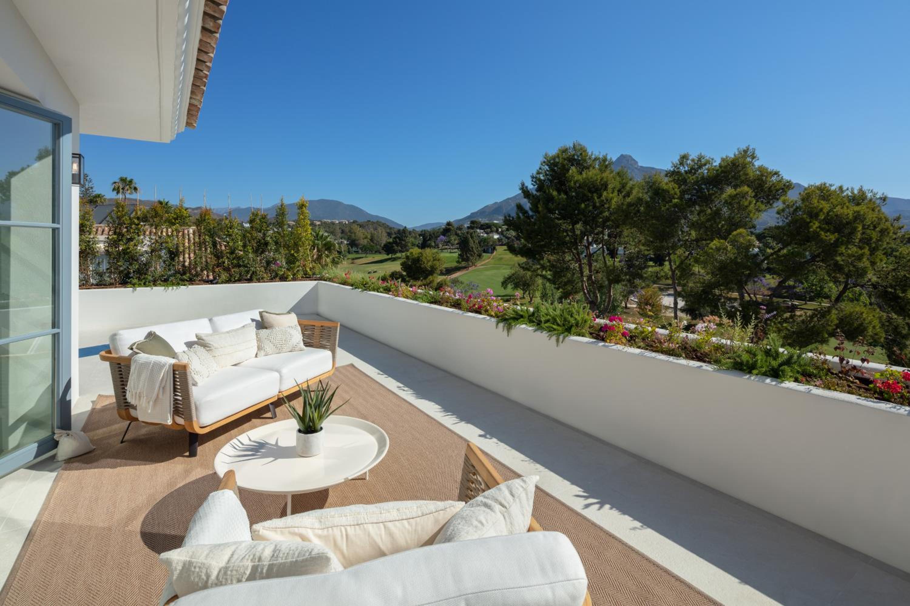 Villa Azur, Nueva Andalucia, Marbella view 5
